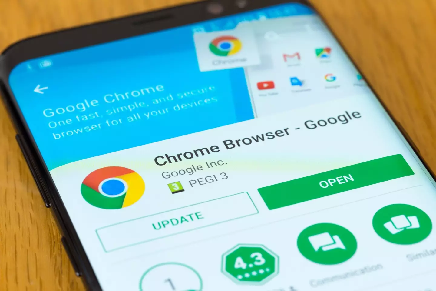 Google Chrome on phone (Alamy)