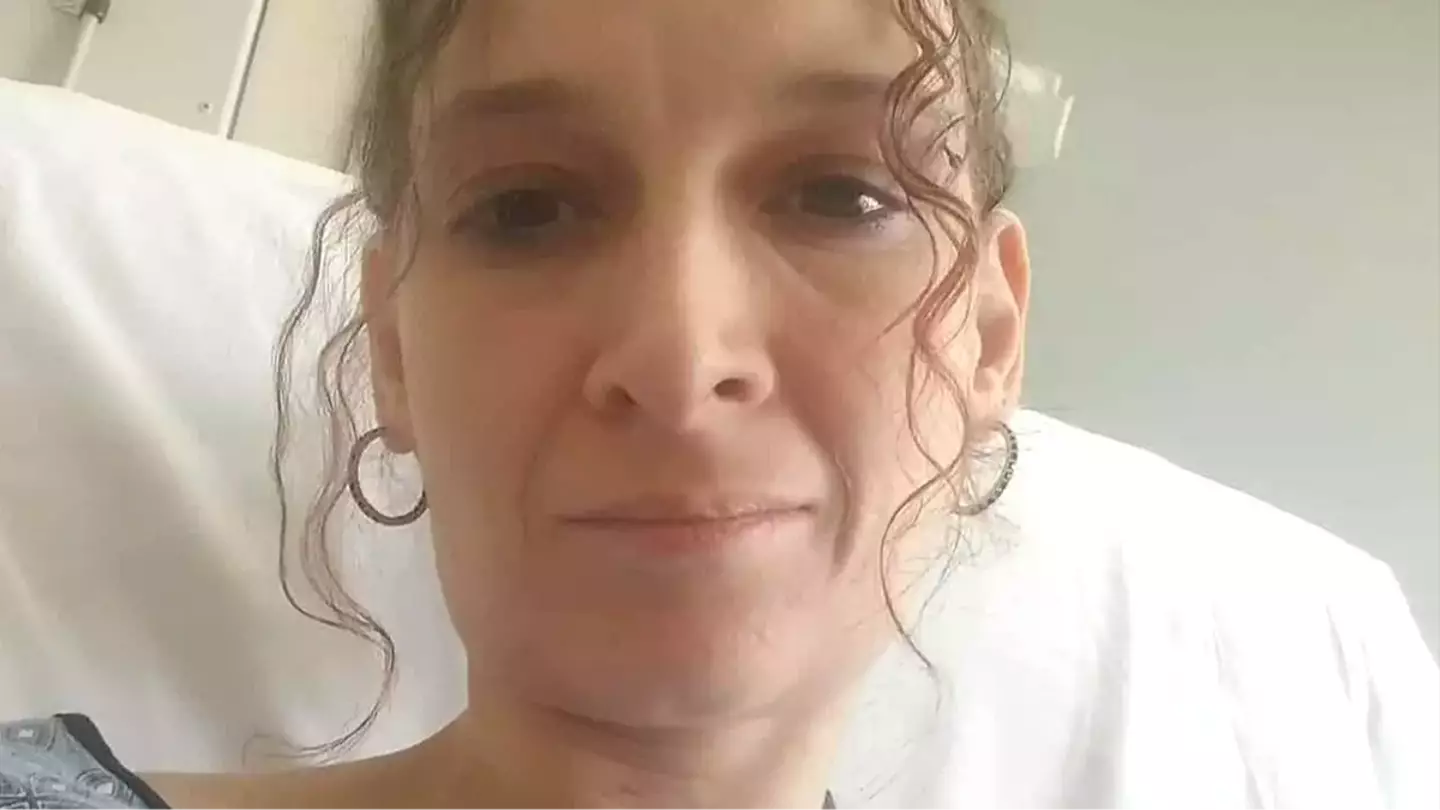 Woman reveals how vaping habit left her only able to lay flat to avoid 'suffocating and dying'