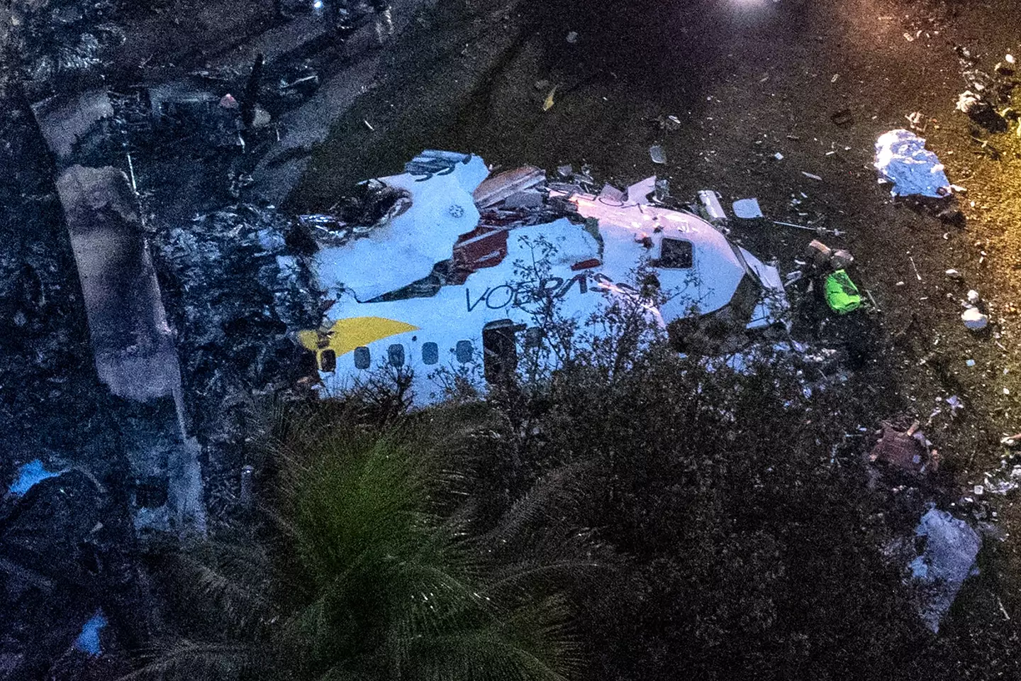 Wreckage of the plane after the crash (MIGUEL SCHINCARIOL/AFP via Getty Images)