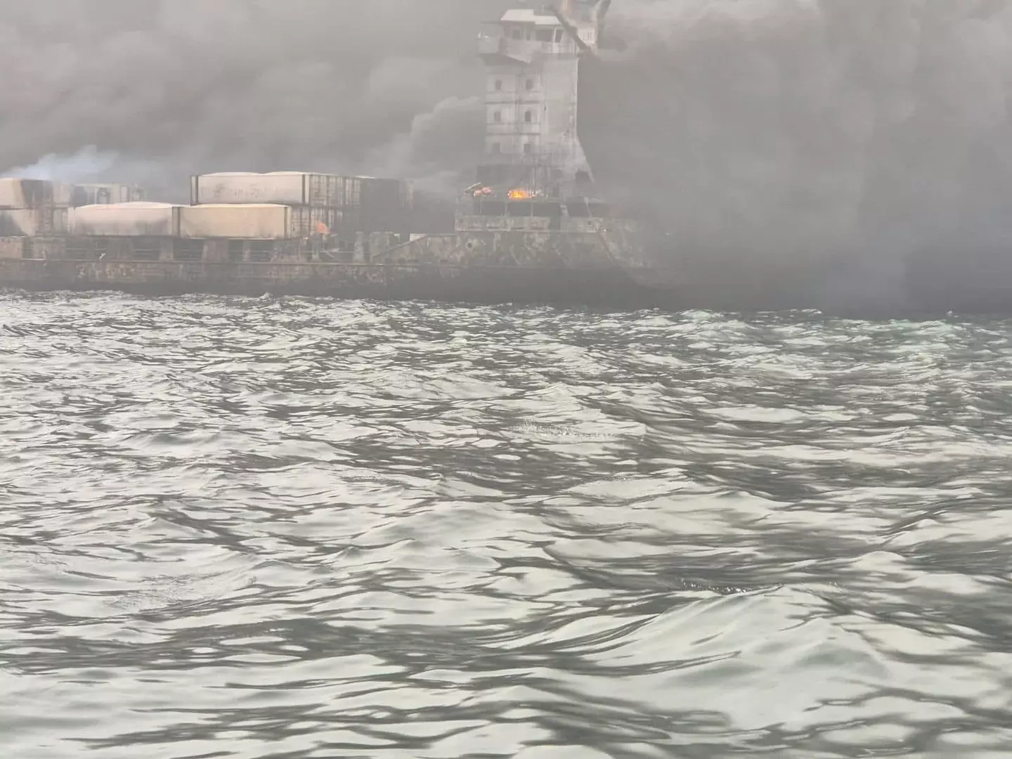Oil tanker bursts into flames after colliding with cargo ship leaving at least 32 casualties (@Tessaronnews/Twitter)