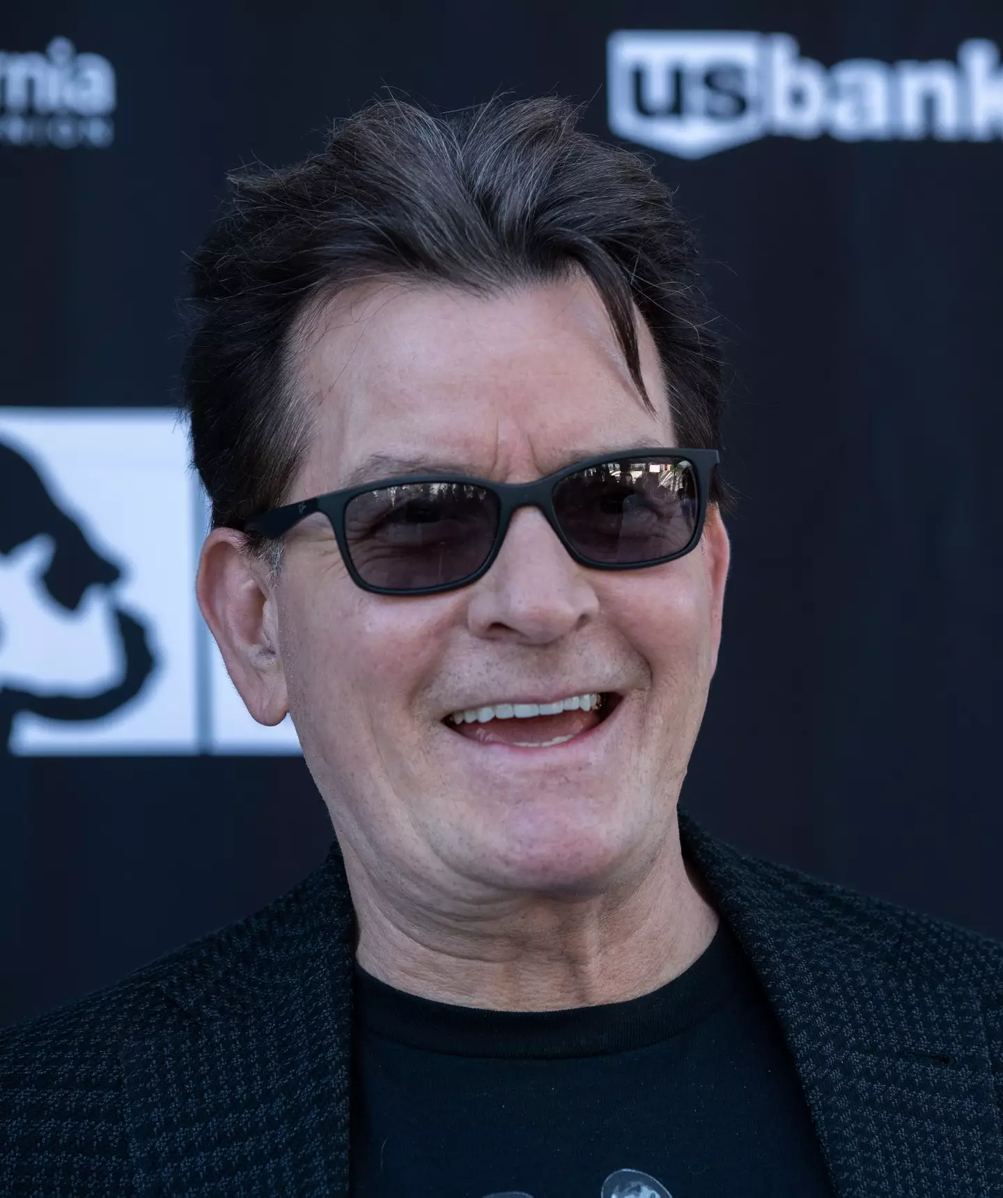 Charlie Sheen has revealed he's now six years sober.