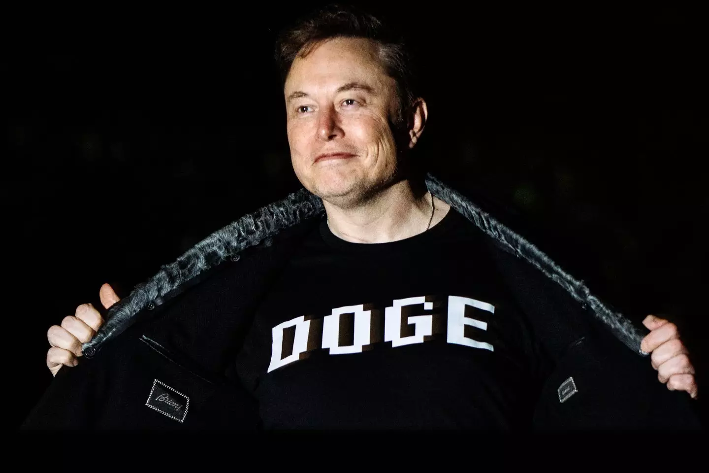 Musk ha sido criticado recientemente por no dedicar suficiente tiempo a Tesla (Samuel Corum/Getty Images)
