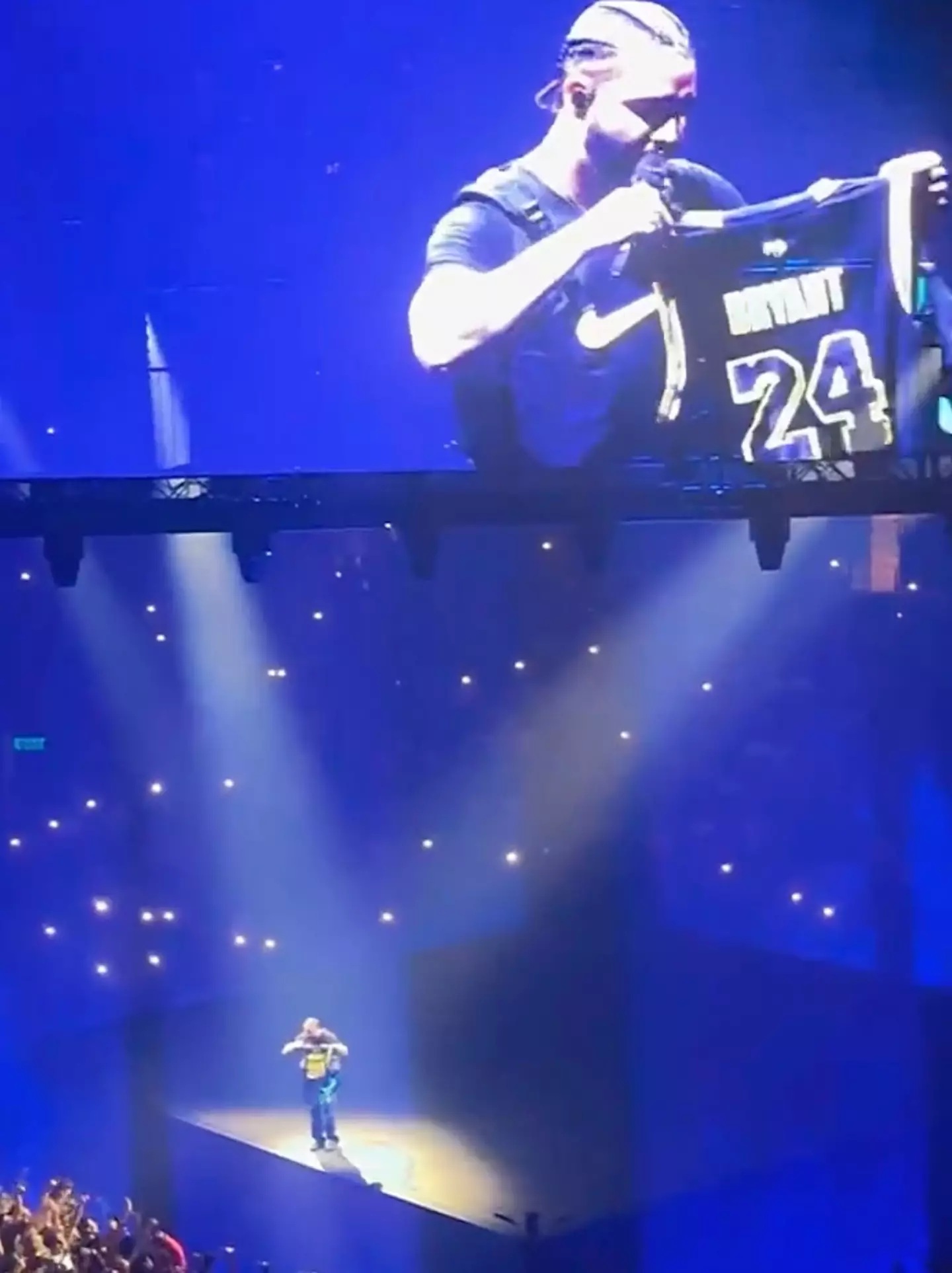 Drake picked up a Kobe Bryant jersey during his show.