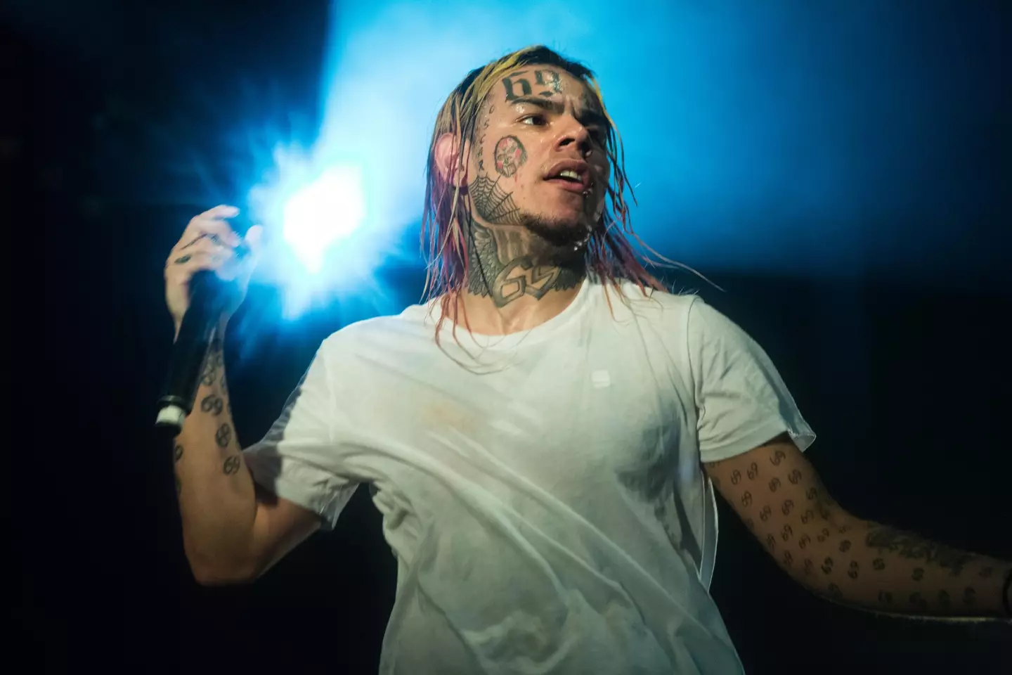 Tekashi 6ix9ine performed one song in the club before being hit.