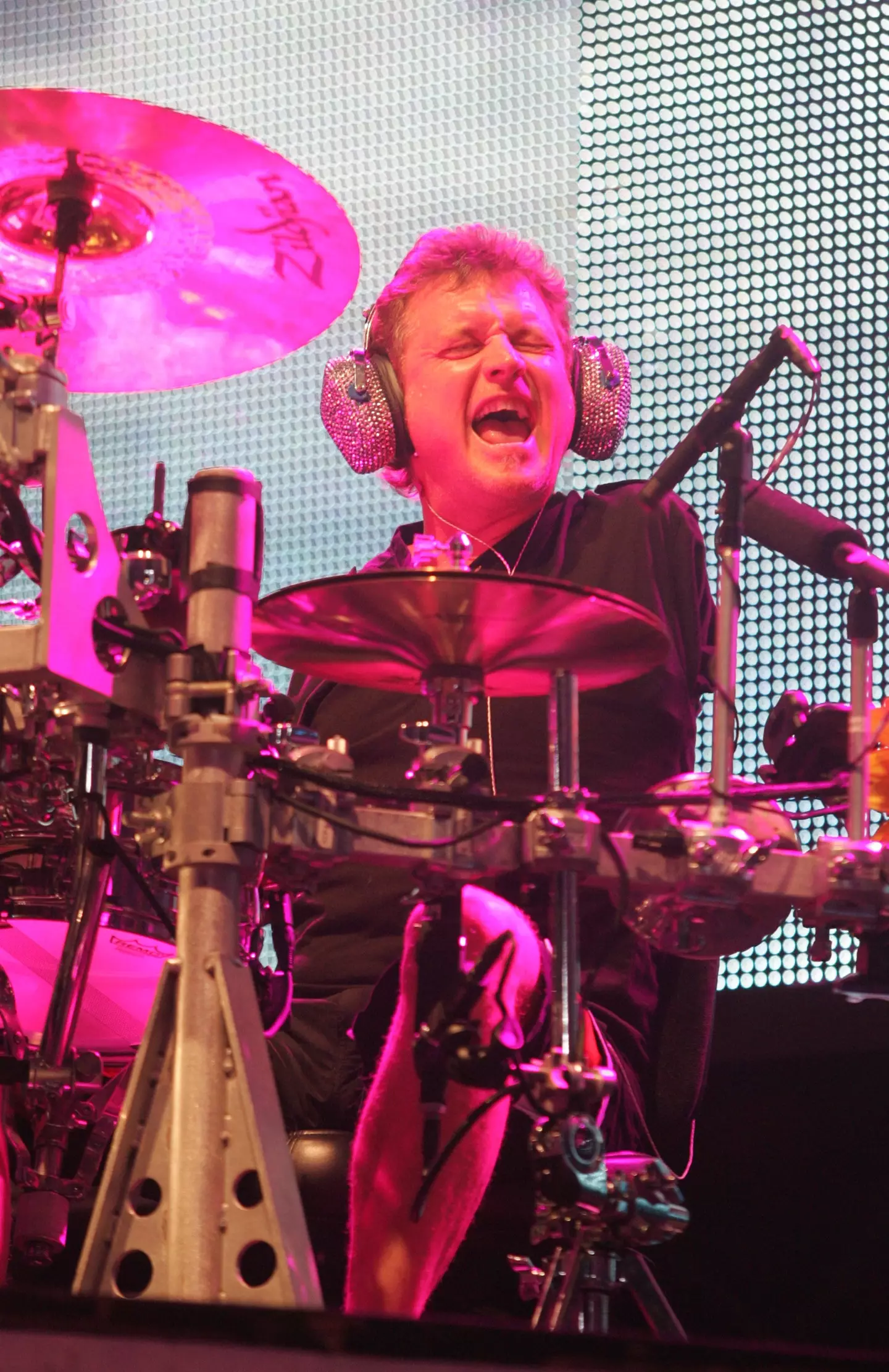 Rick Allen, Def Leppards one armed drummer, was 'knocked to the floor' in the violent assault.