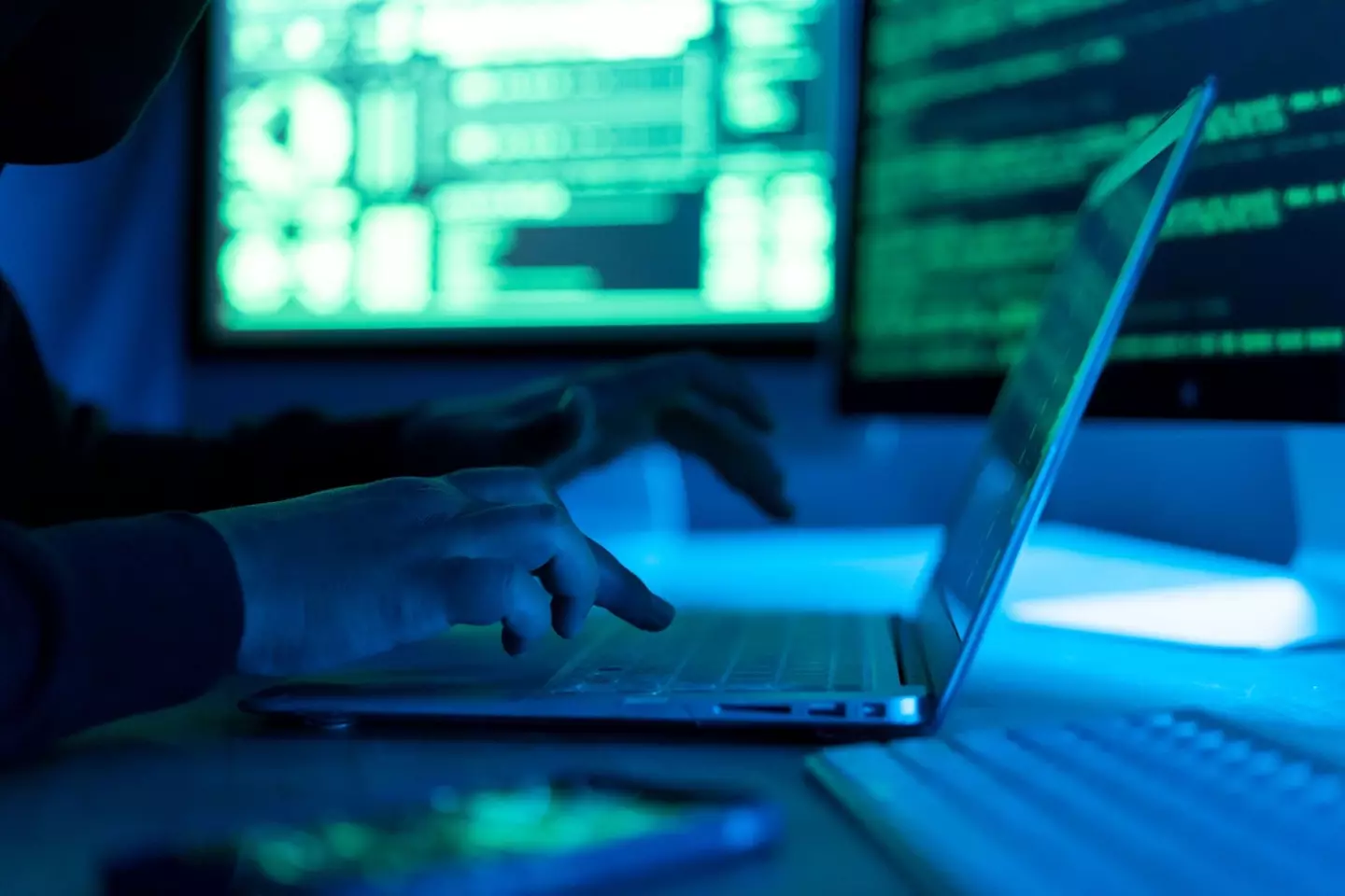 Apple wants people to hack its server to test its vulnerabilities (Getty Stock Image)