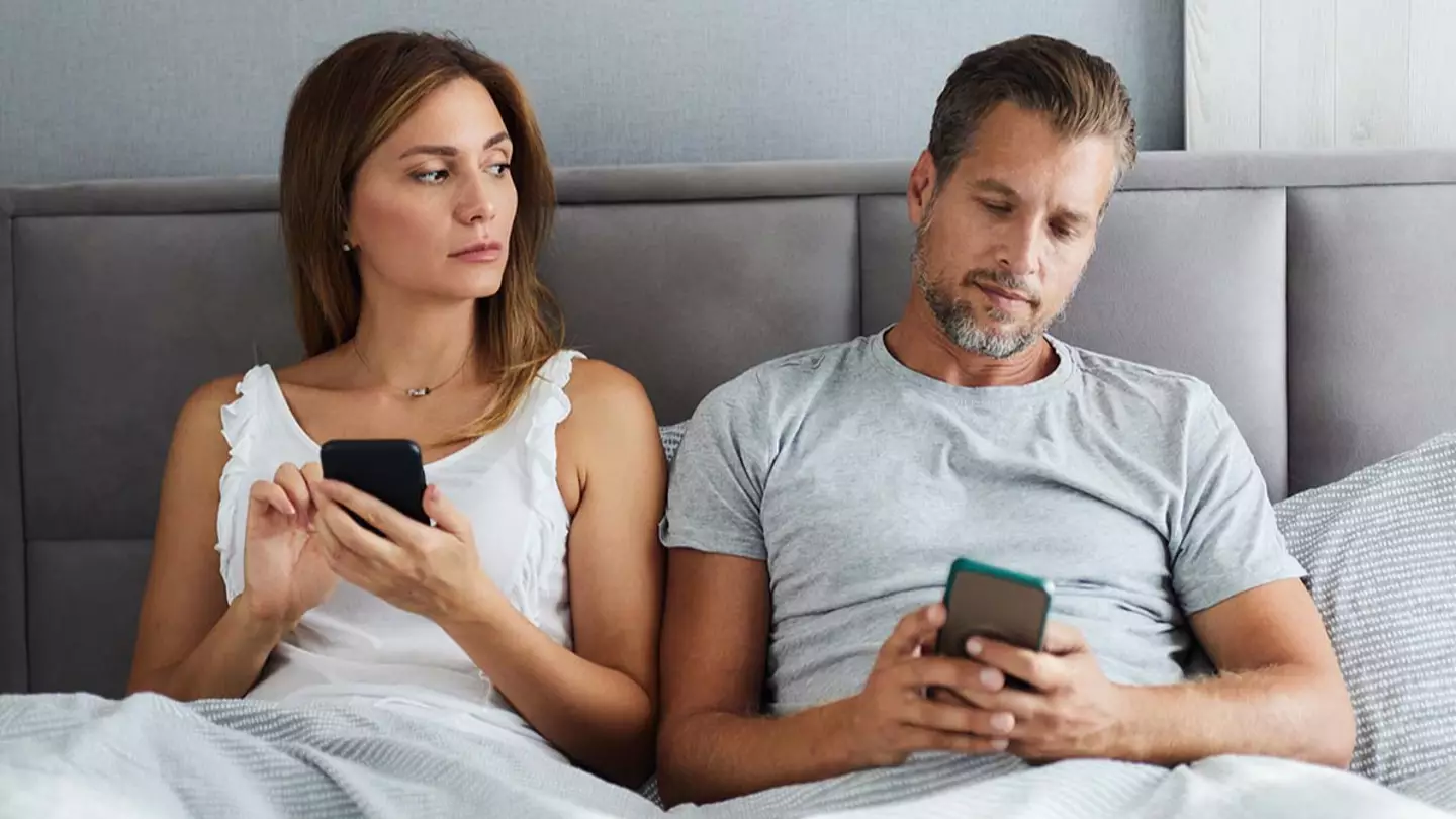 Private investigator reveals one common iPhone app hack that cheaters are 'obsessed' with