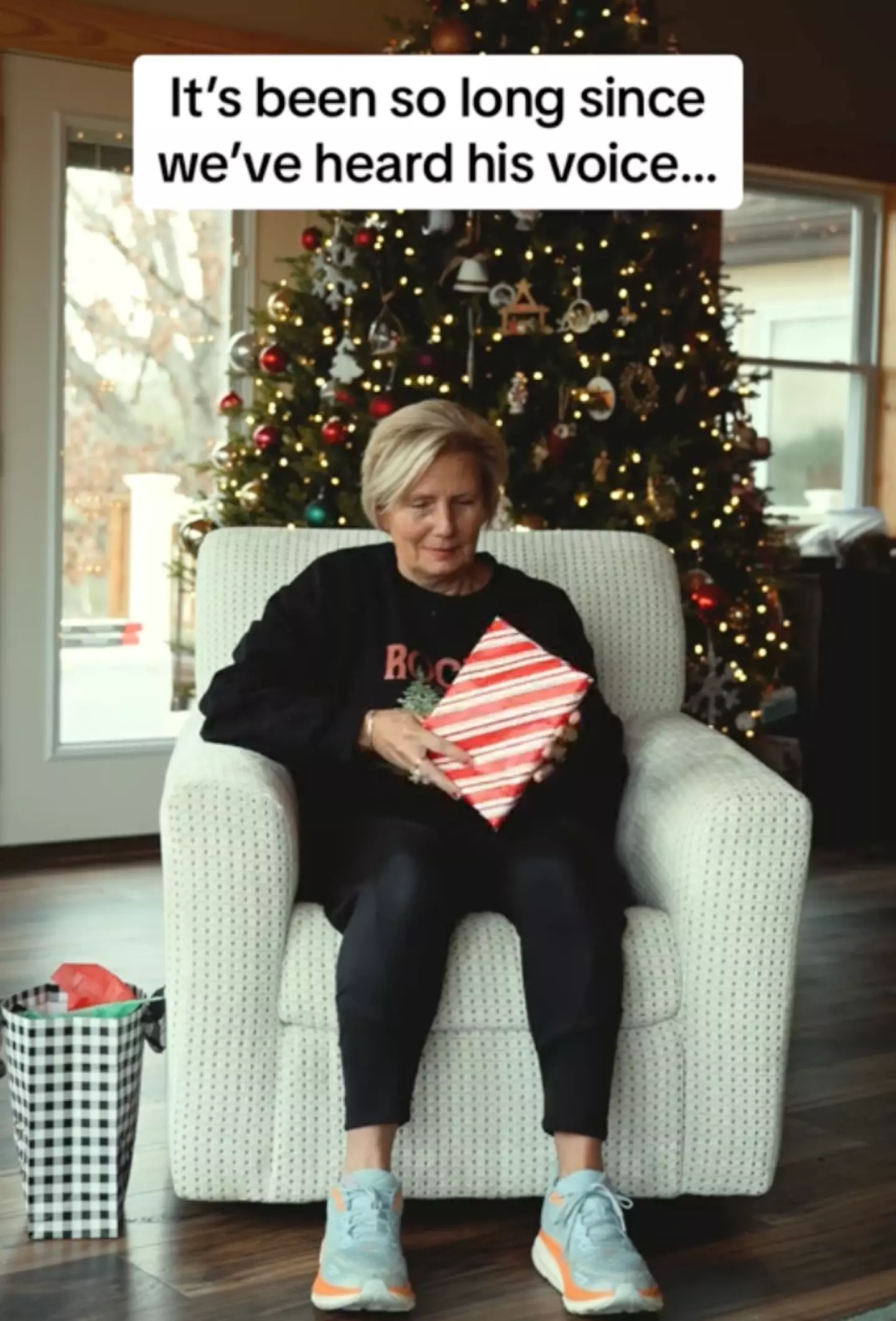 The TikToker used AI to recreate his dad's voice.