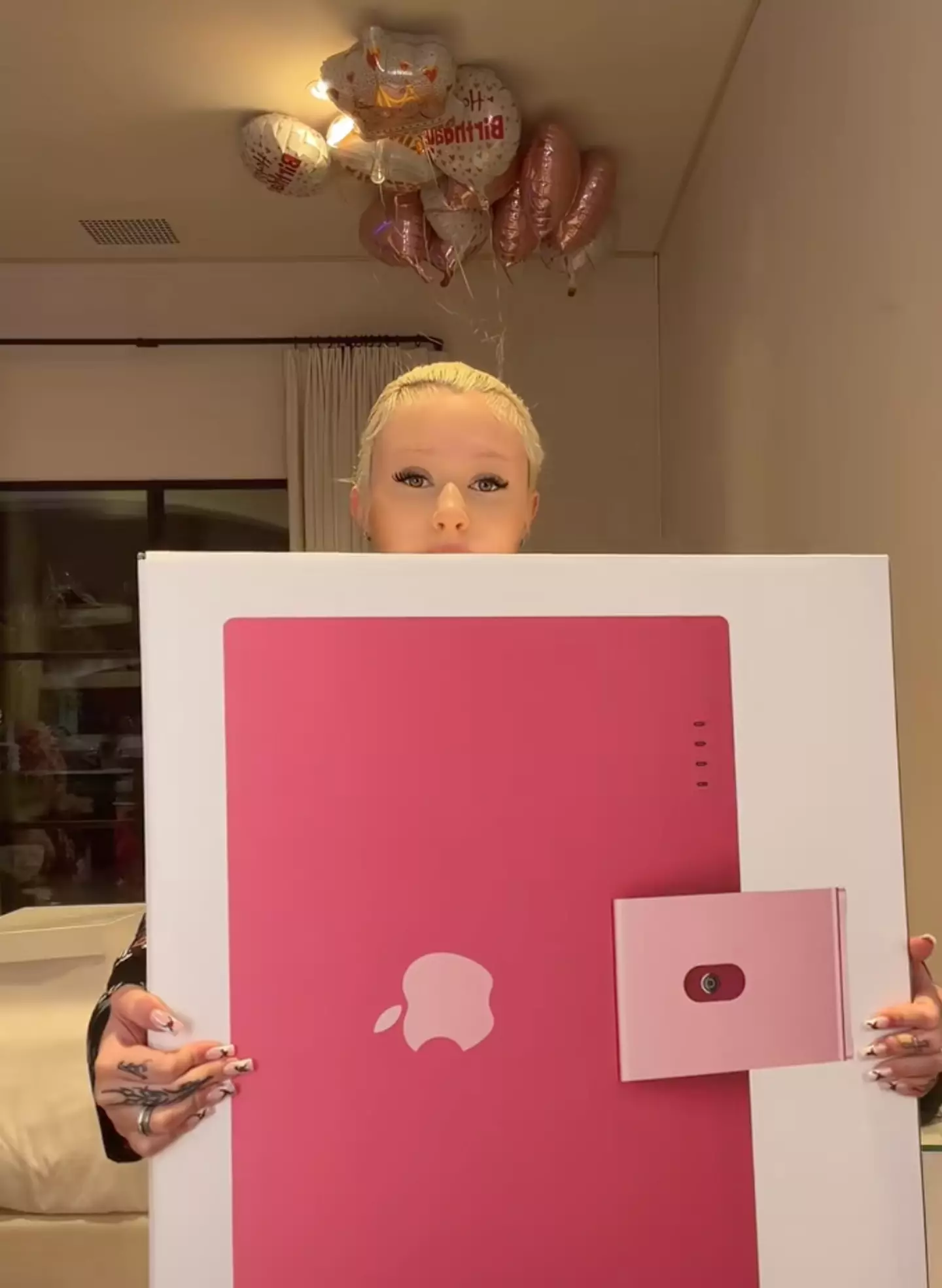 Alabama Barker received a pink mac for Christmas - which wasn't even her most lavish present (TikTok/alabamabarker)