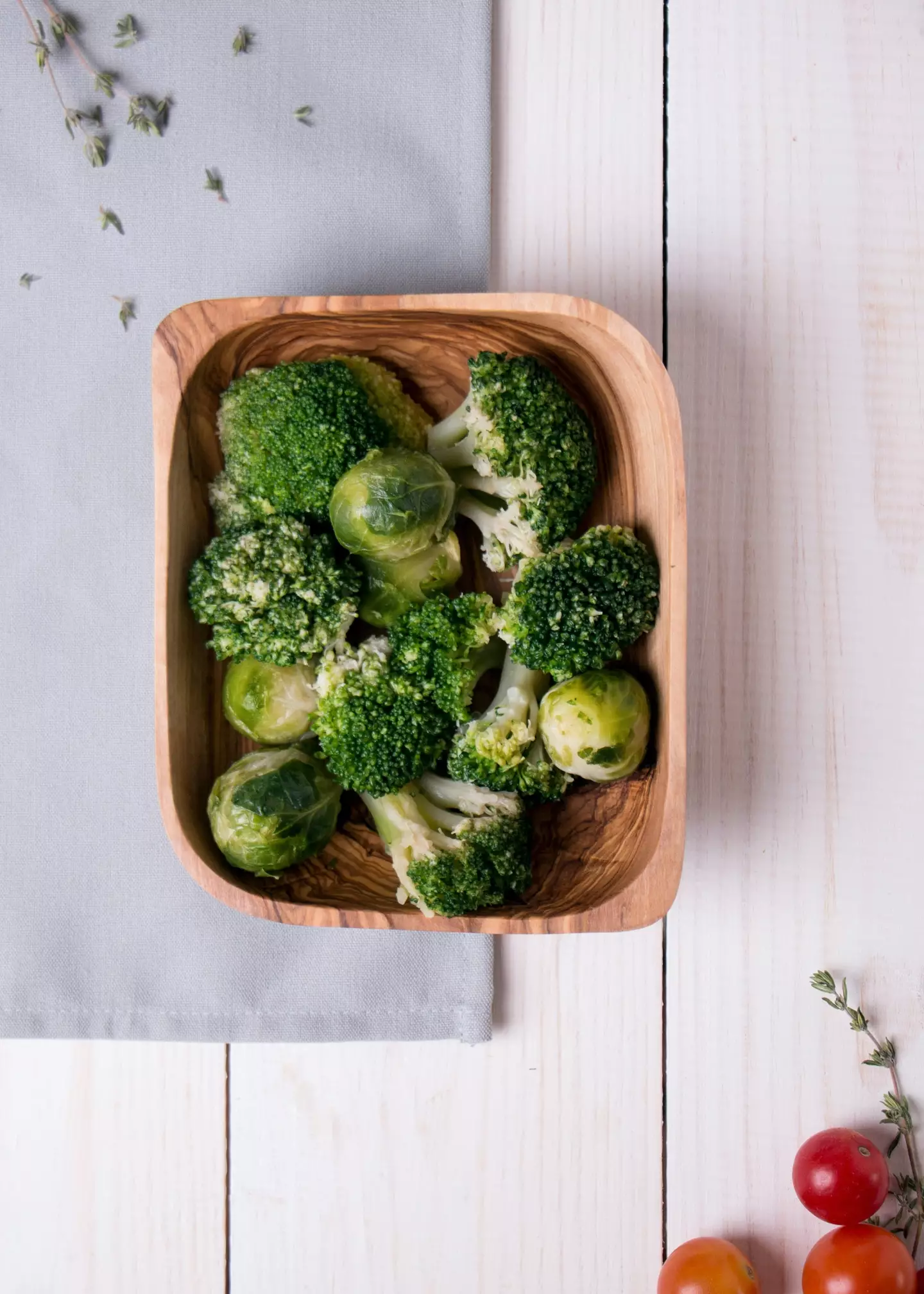 Consuming vegetables such as broccoli can produce smelly gas.
