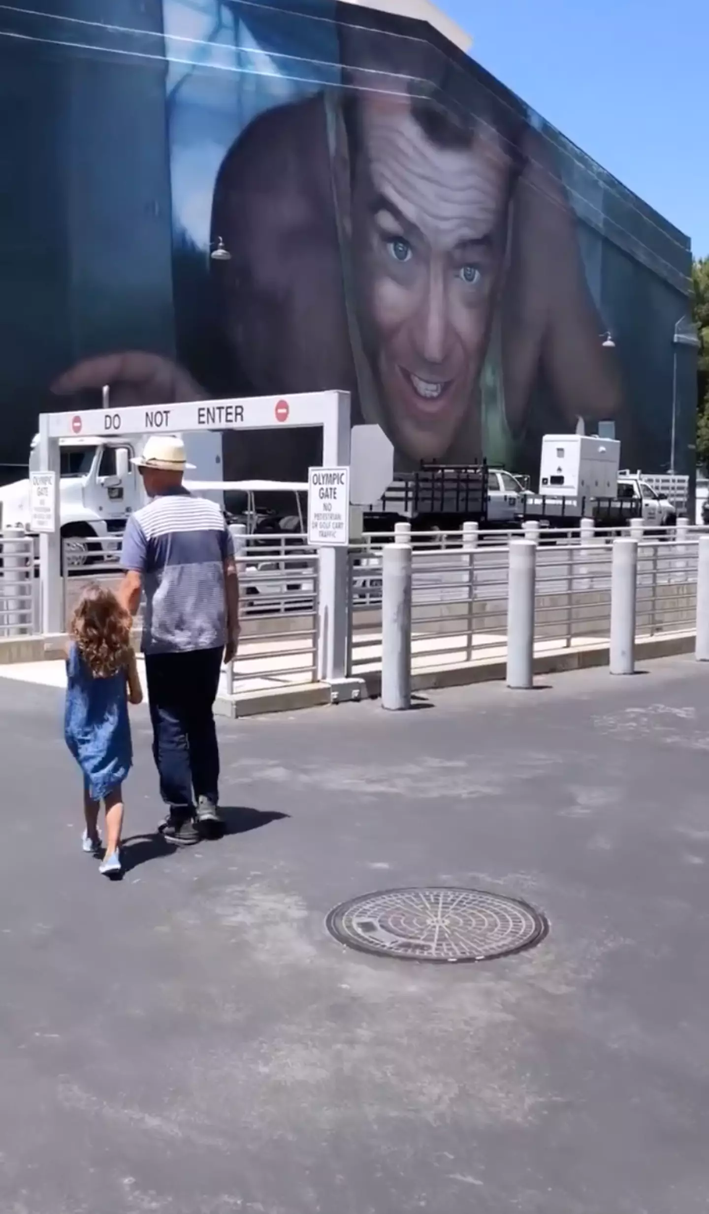 In the clips Bruce was seen walking around the Fox lot with his family.