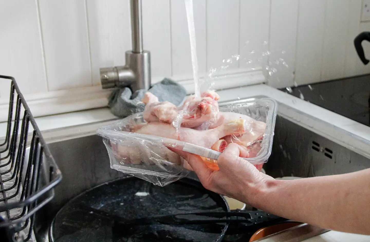 Washing your chicken isn't exactly the best idea healthwise (Getty Stock Image)