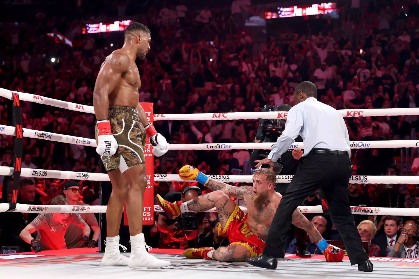 Antony Joshua defeated Jake Paul on Friday night (Ed Mulholland/Getty Images for Netflix)