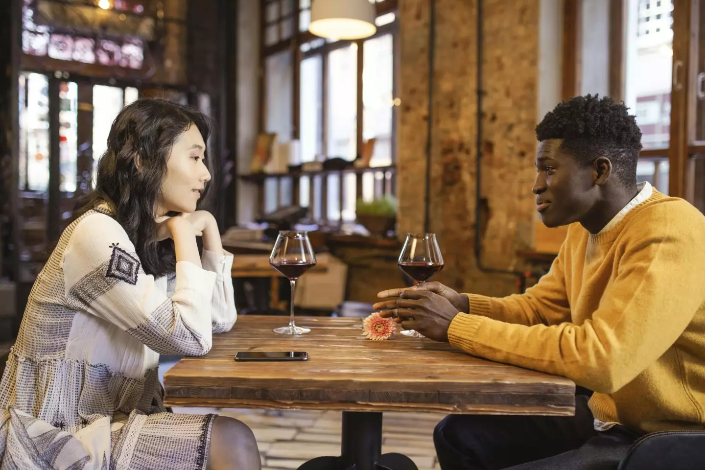 Many women say they used 'vabbing' to attract potential dates and partners. (pexels/cottonbro studio)