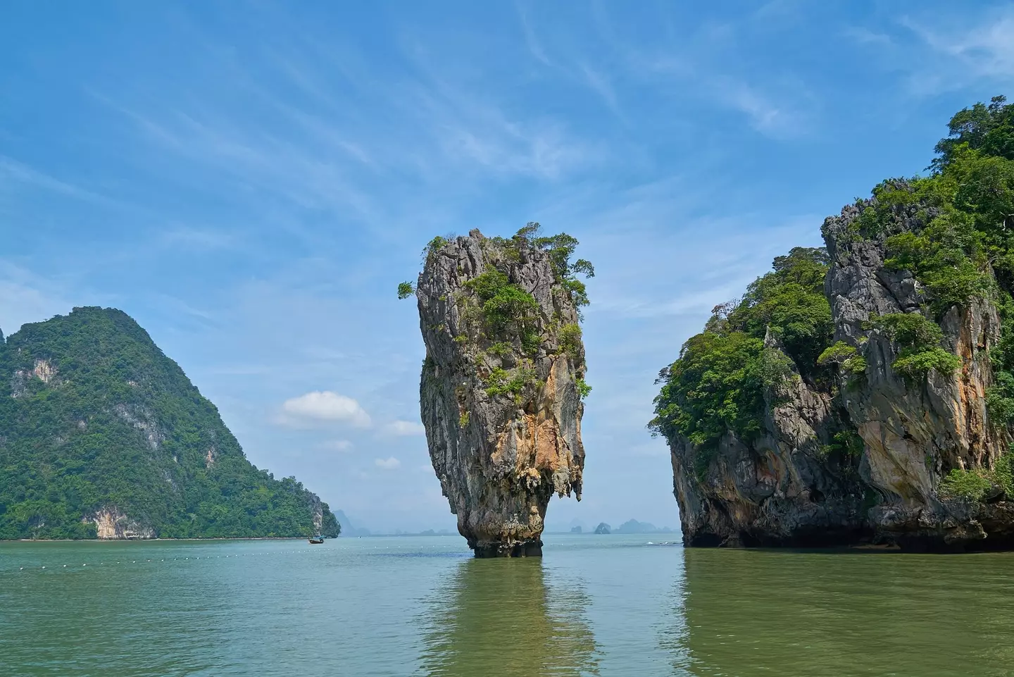 The weather in Thailand has been extremely hot recently.