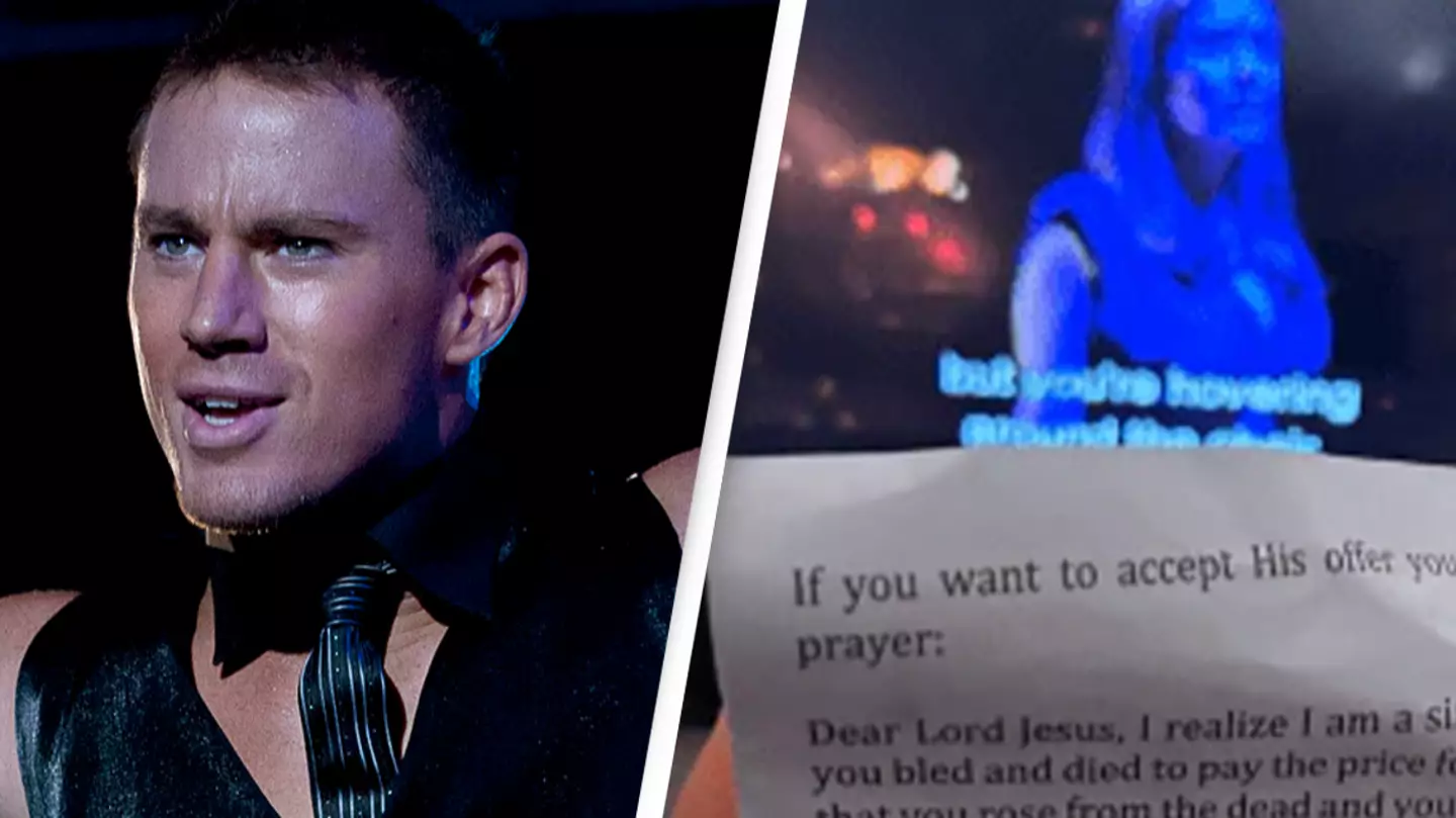 Passenger watching Magic Mike on plane left in ‘disbelief’ after being handed note