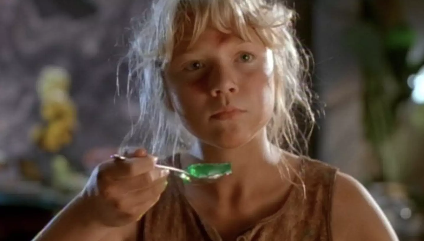 Ariana Richards decided to recreate the iconic scene.