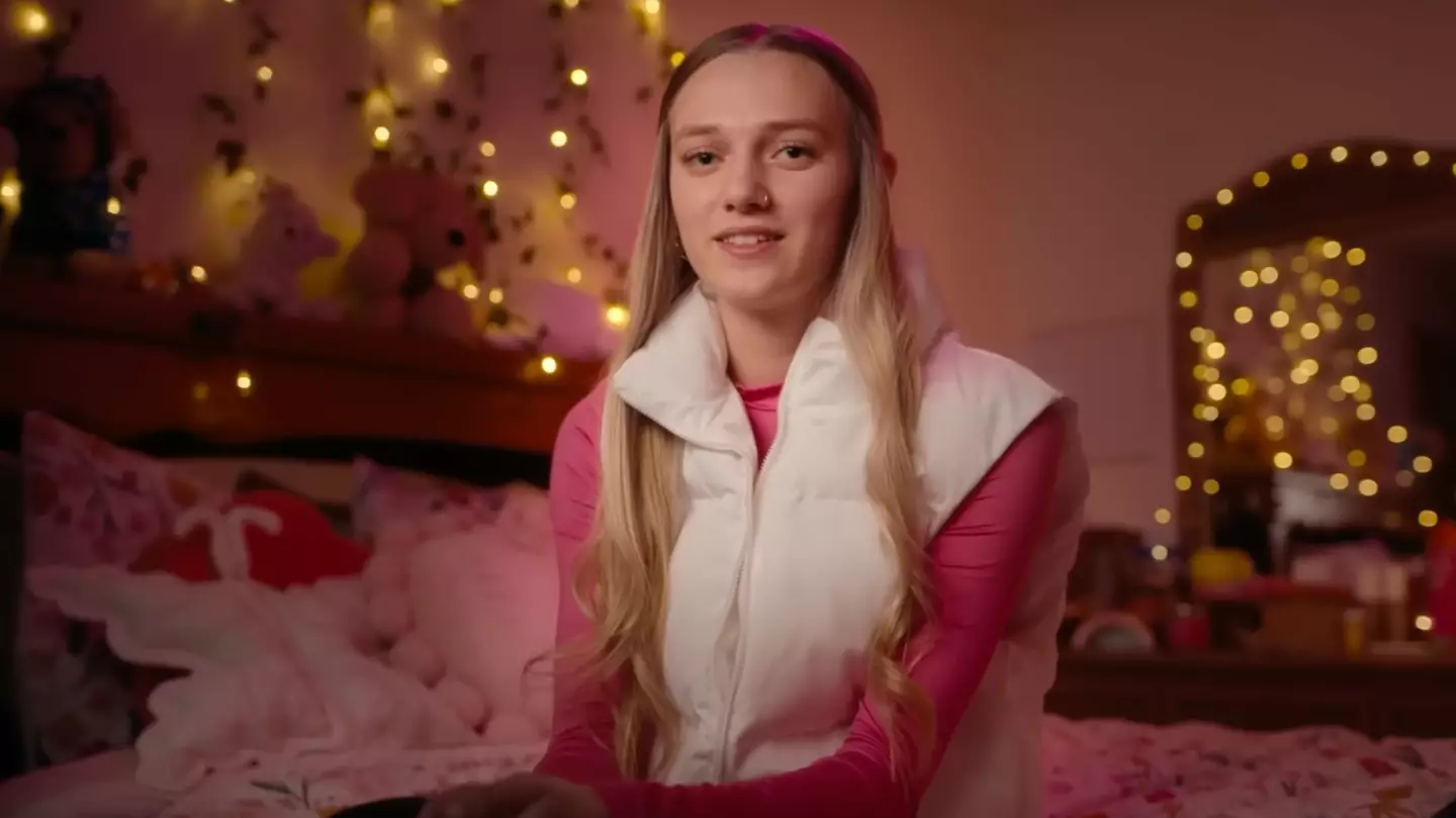 Daughter of mom who anonymously bullied and harassed her online for a year explains why she still loves her
