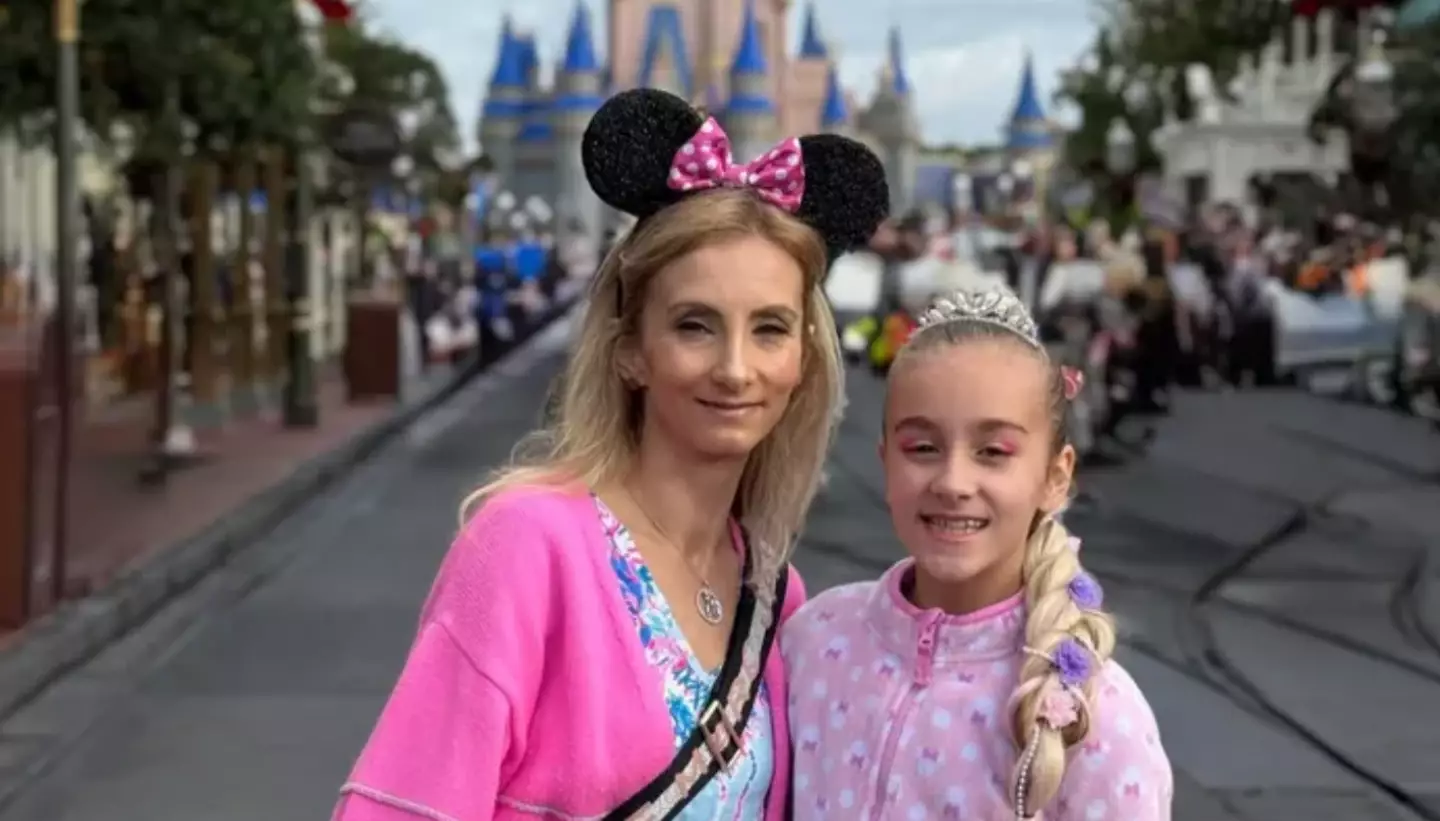 Justyna and Brielle were on the American Airlines flight (GoFundMe)