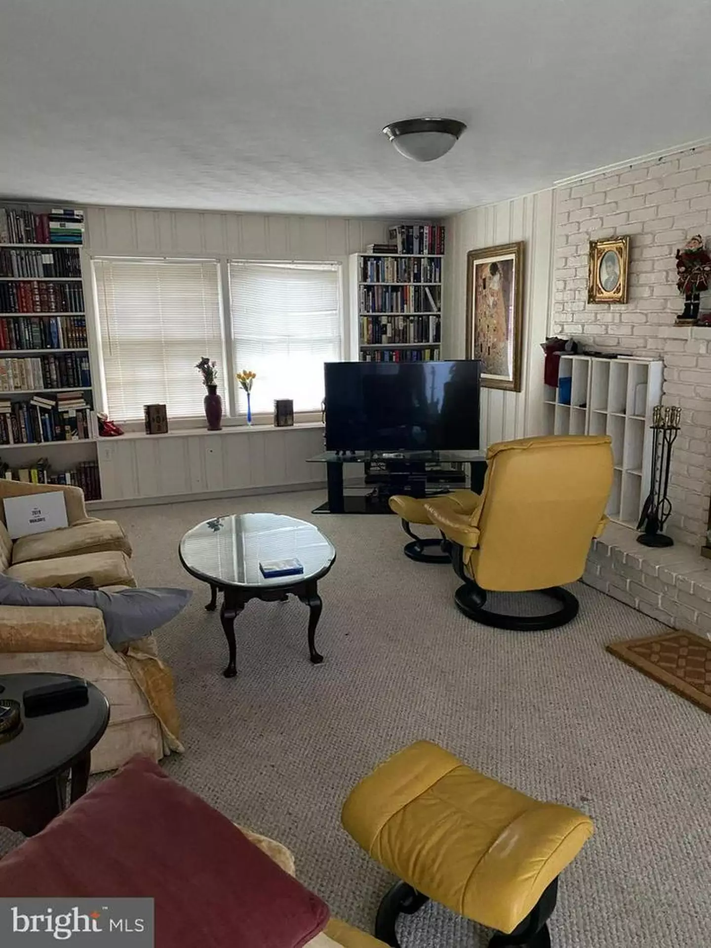 The home comes with a bizarre caveat.