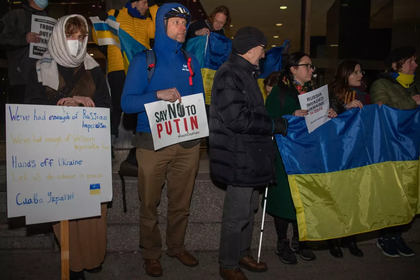 Putin protesters (Alamy) 
