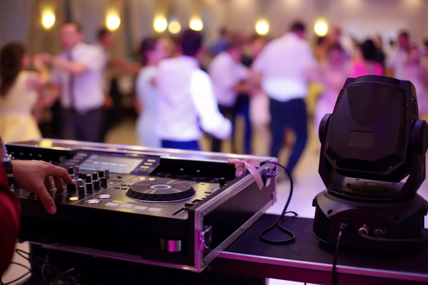 We previously reported on an embarrassing moment for a wedding guest.