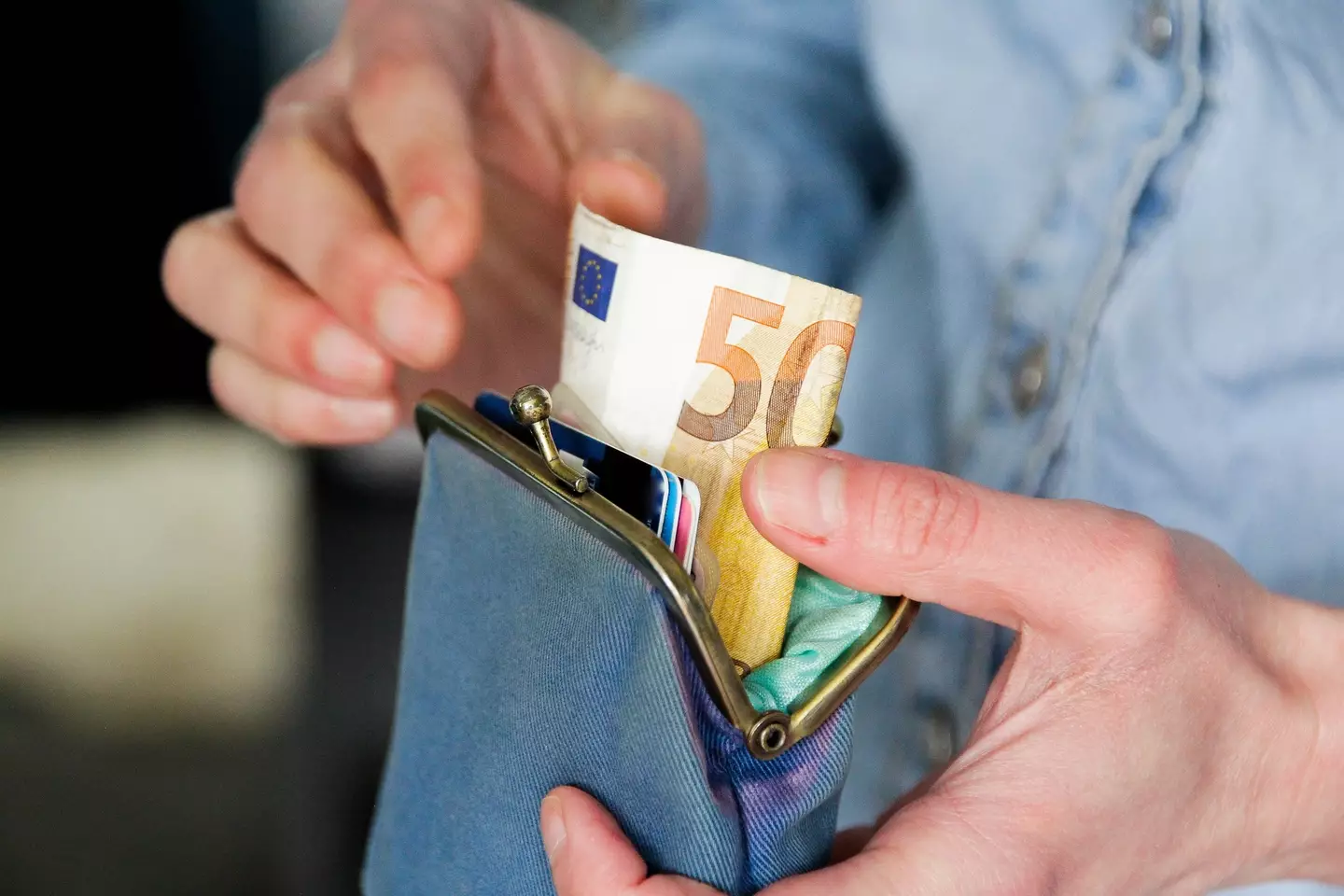 It's no secret that people are struggling (Kinga Krzeminska / Getty Stock)