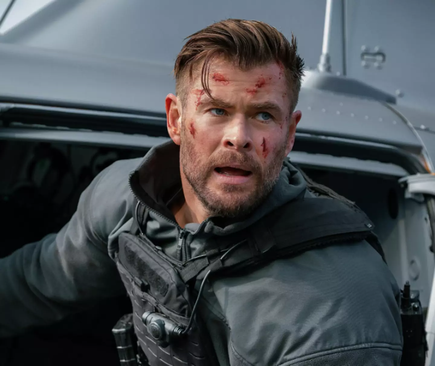 Chris Hemsworth's character is tasked with saving a gangster's children.