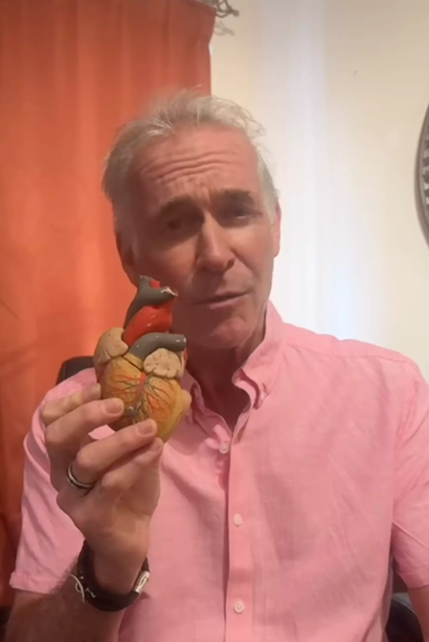 Dr Hilary Jones warned against smoking (