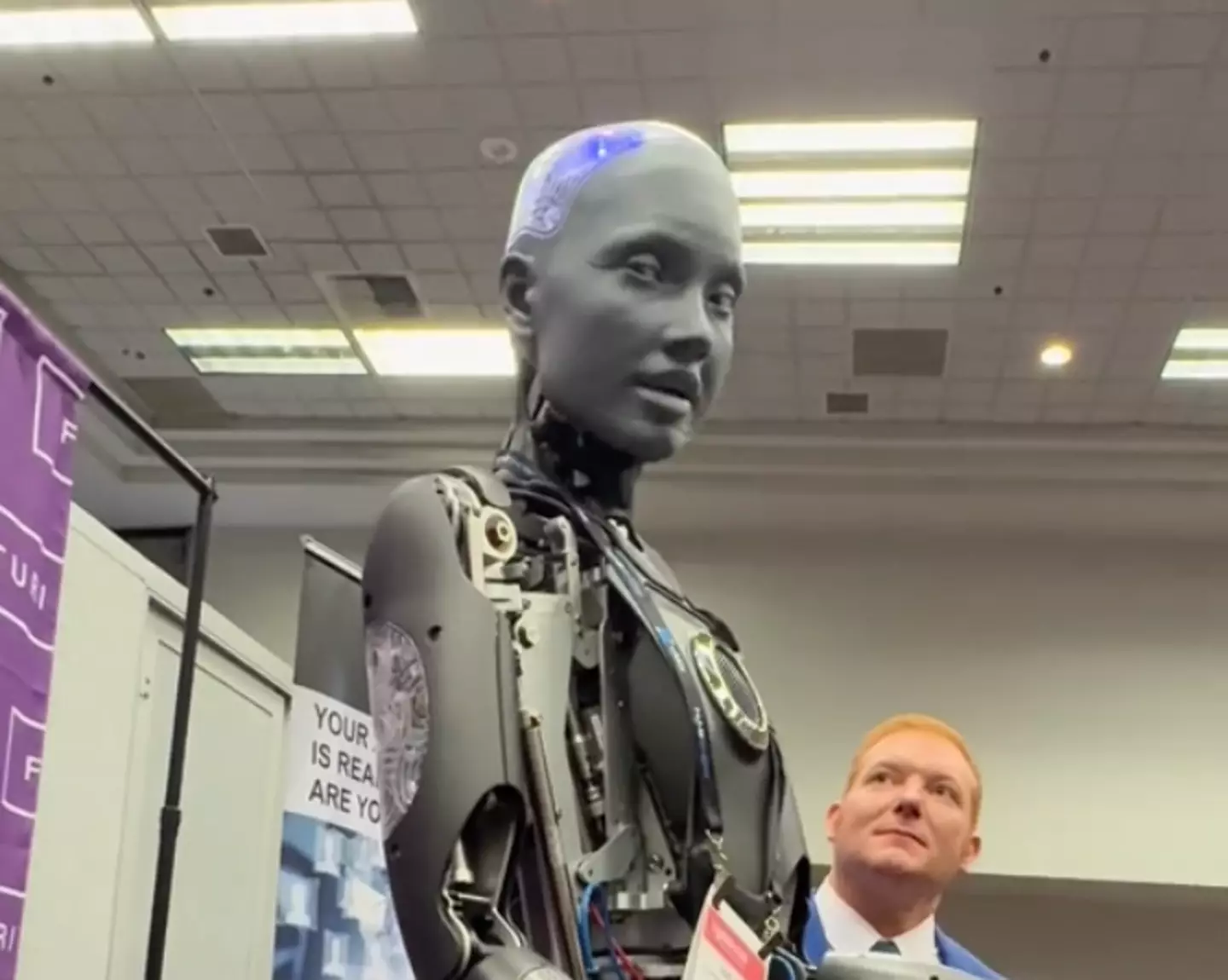 Ameca's answer started off so well. (TikTok/@photoshopcafe)