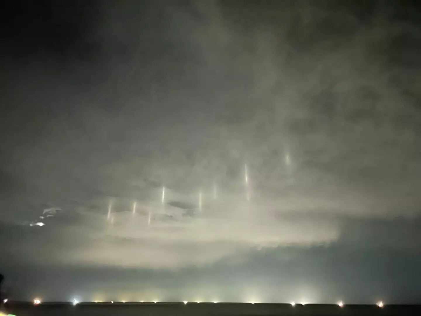 The light display is caused by something known as 'Isaribi Kochu'. (@totoro8201/X)