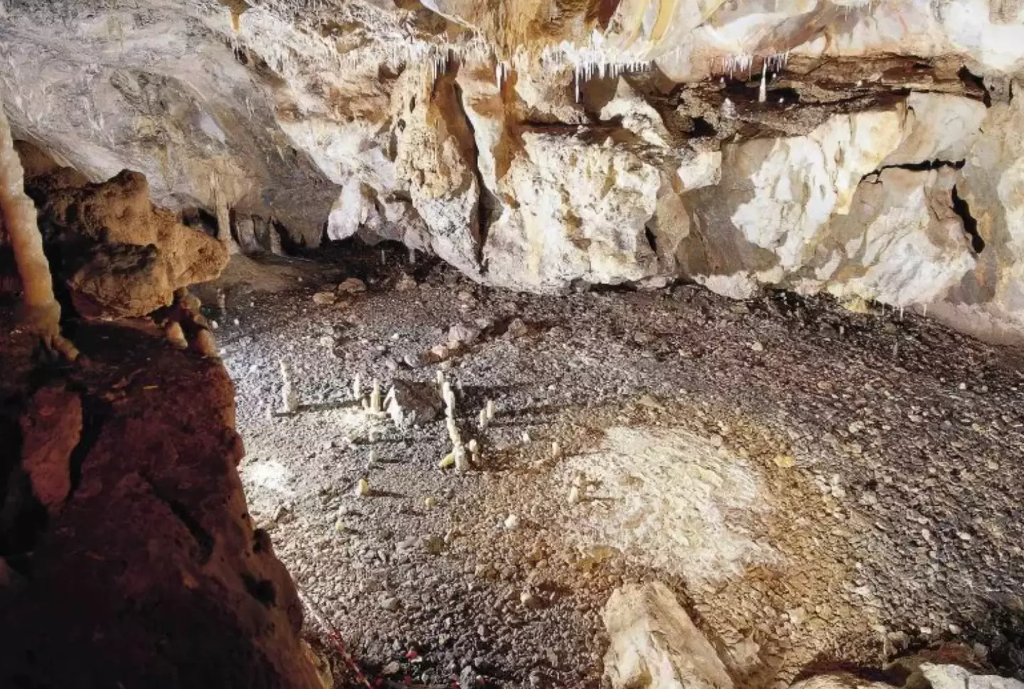 The cave was sealed due to rockfall.