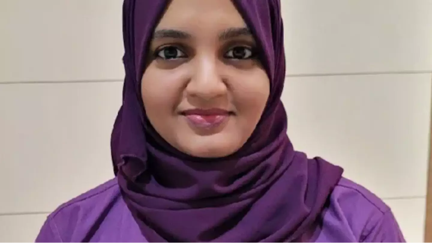 Dental nurse awarded $31,000 after co-worker allegedly 'rolled her eyes at her'