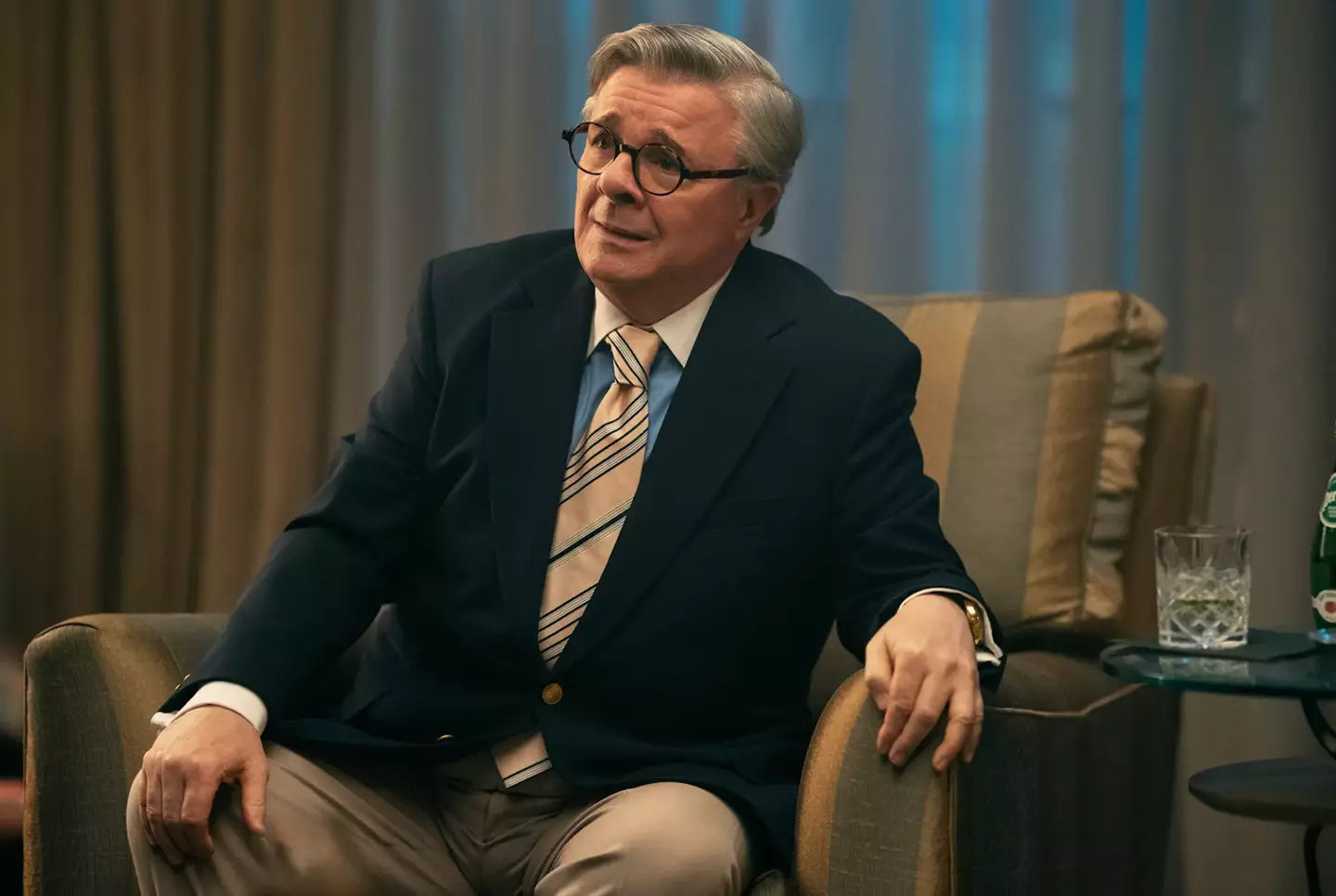 Nathan Lane playing Dominick Dunne (Netflix)
