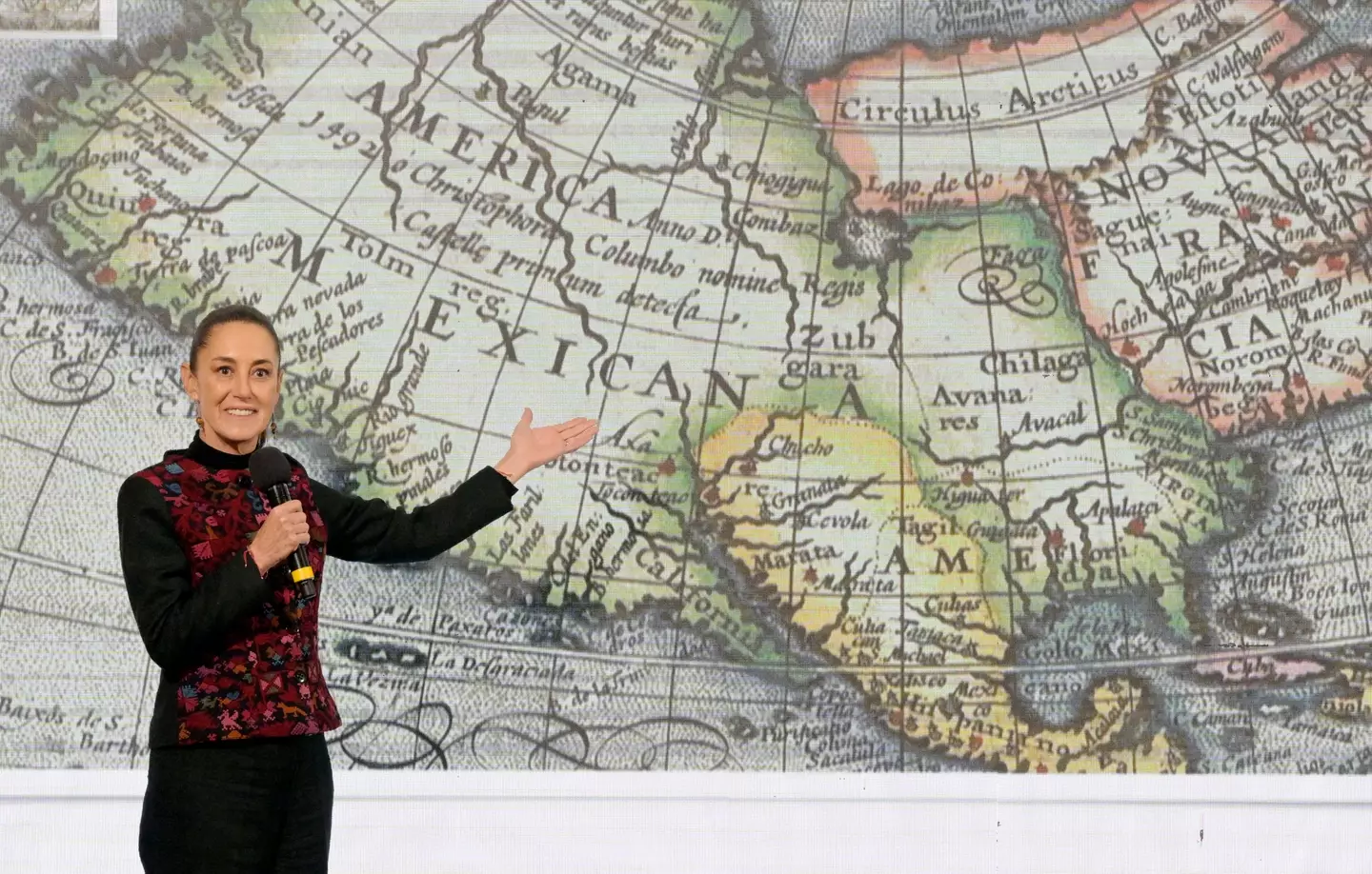 President Claudia Sheinbaum made a suggestion of her own (ALFREDO ESTRELLA/AFP via Getty Images)