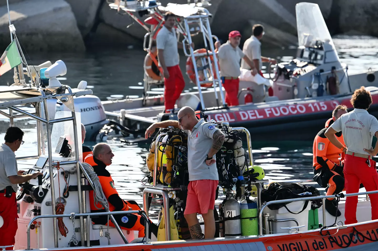 Rescue operations were swiftly set in motion. (ALBERTO PIZZOLI/AFP via Getty Images)