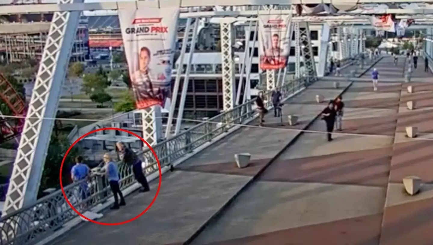 The singer was seen talking to the woman on the other side of the railings (Metropolitan Nashville Police Department)