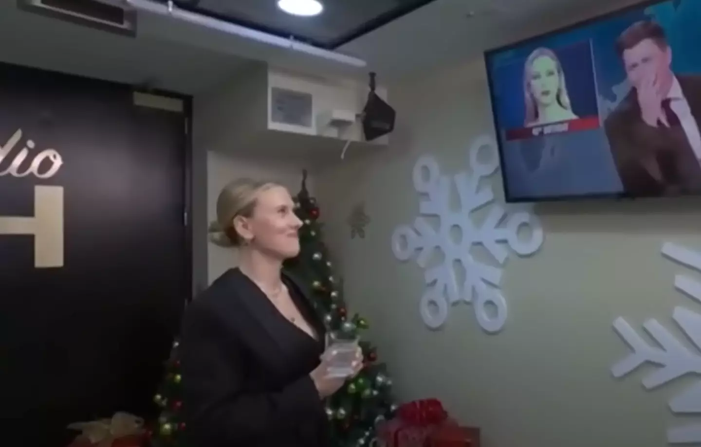 The actor was backstage as her husband read out the NSFW jokes (NBC)