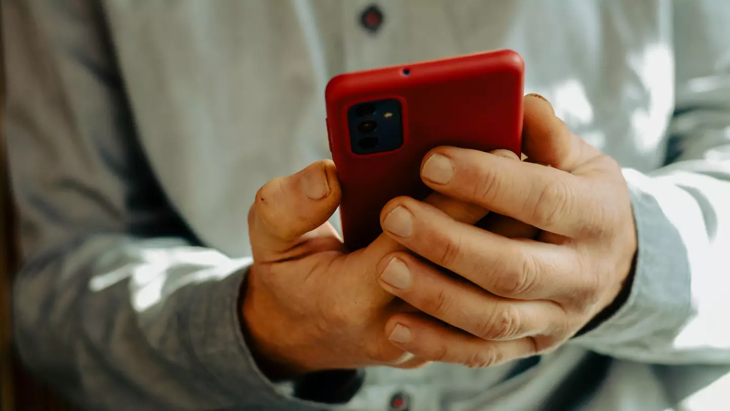 iPhone smishing scam explained as Chinese cybercriminals force FBI to respond