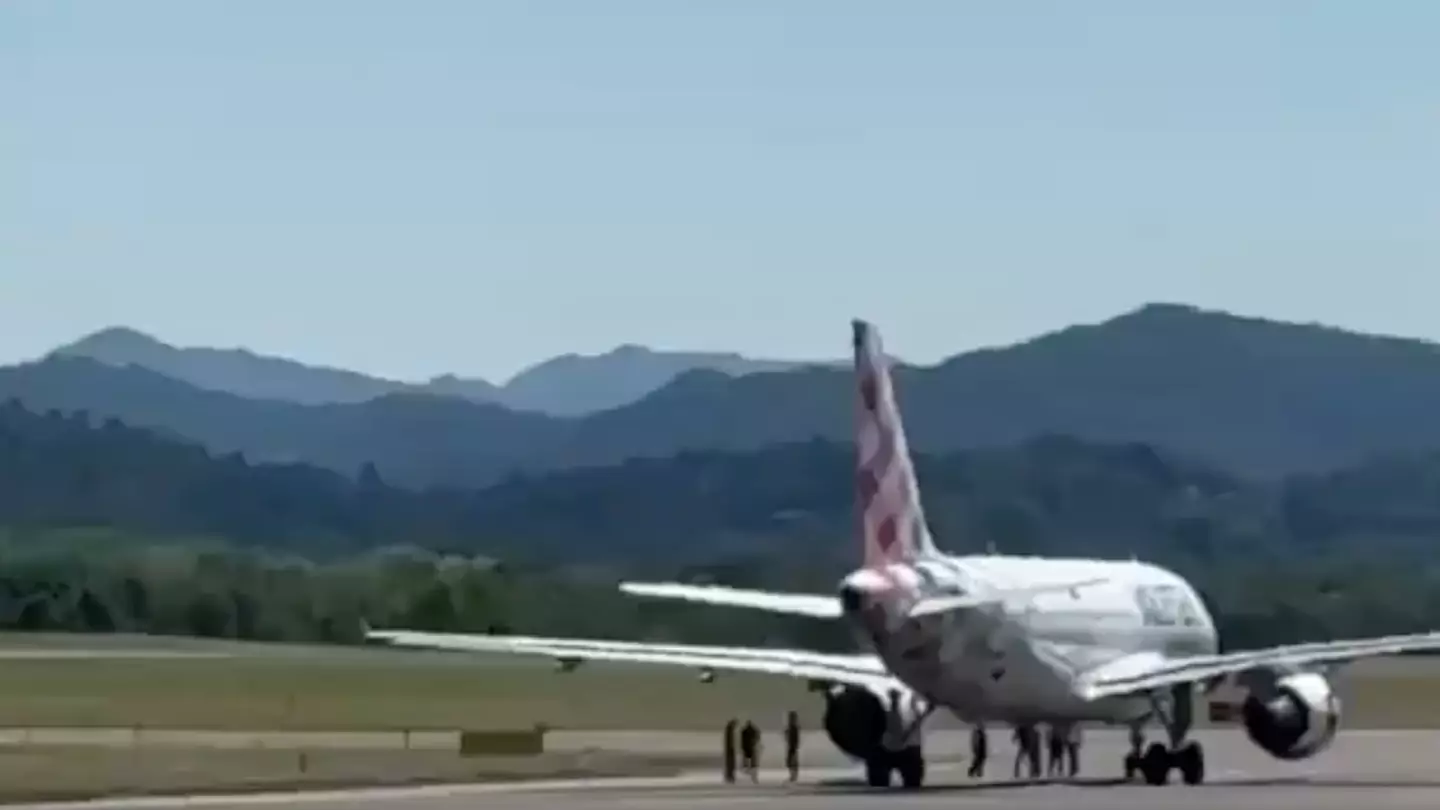 Twitter/Flight Emergency