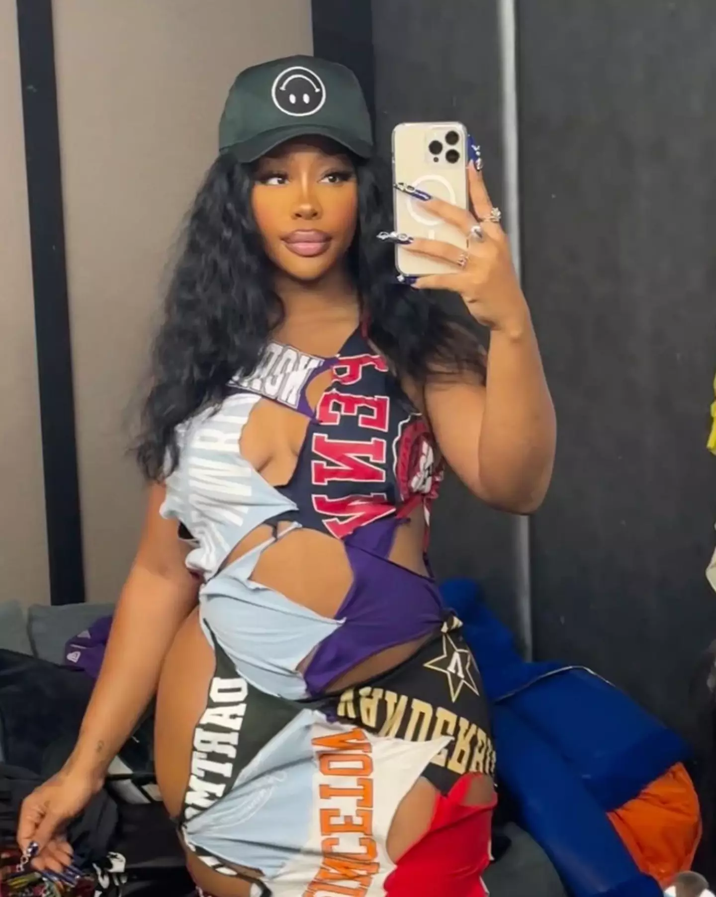 R&B superstar SZA once dated Drake.