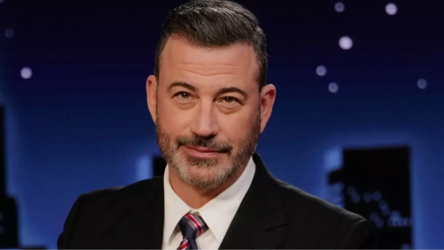 Jimmy Kimmel trolls Trump with hilarious photo after his escalator stopped working
