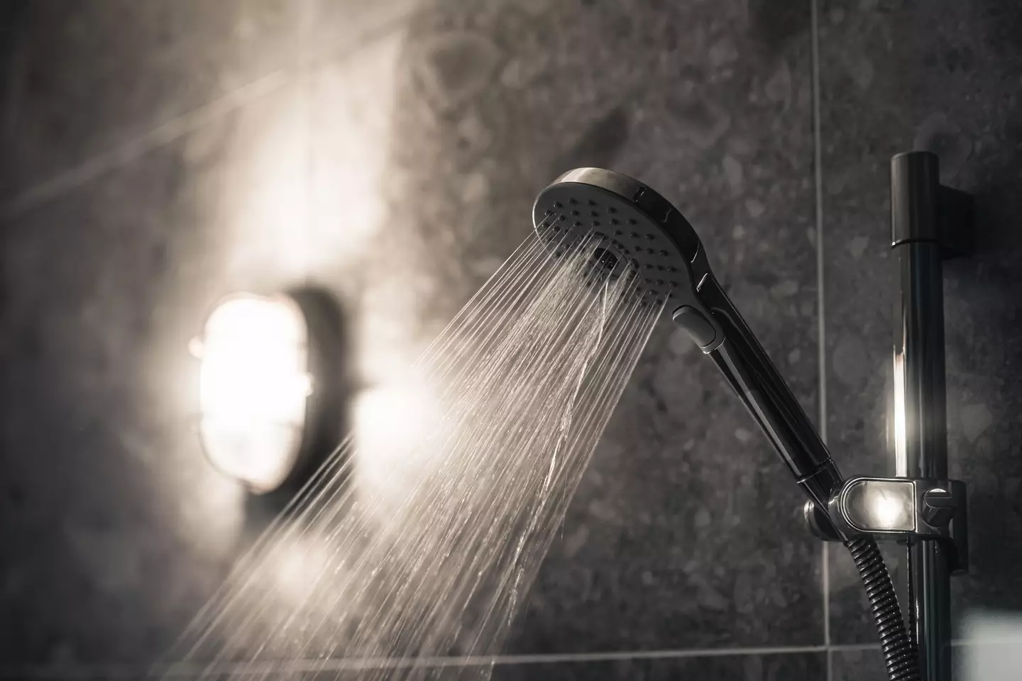 No not that kind of shower (d3sign/Getty)