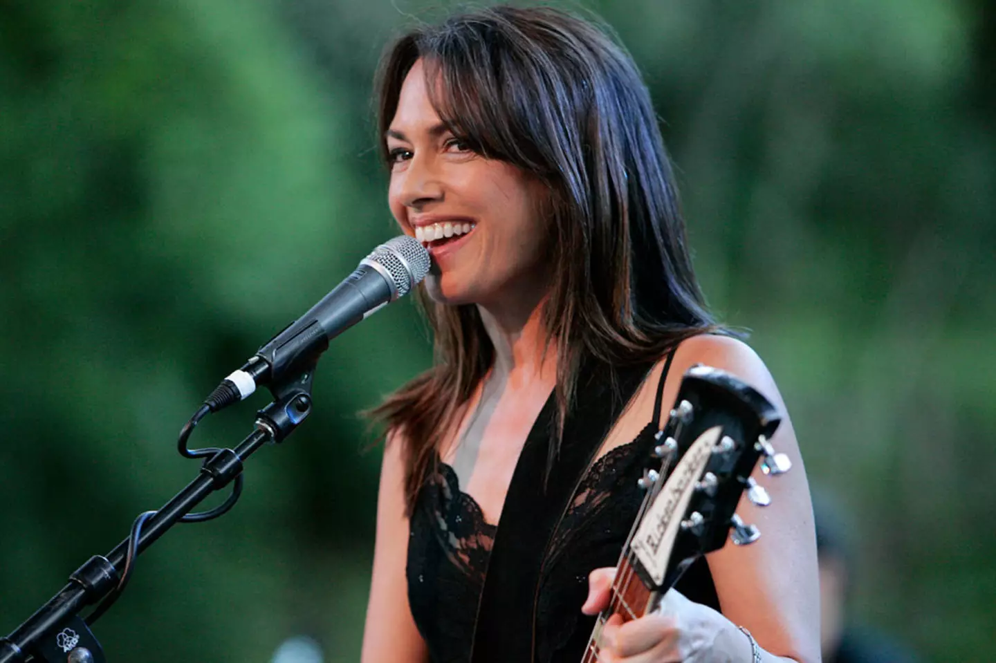 Susanna Hoffs dated Michael J. Fox for a short period of time.