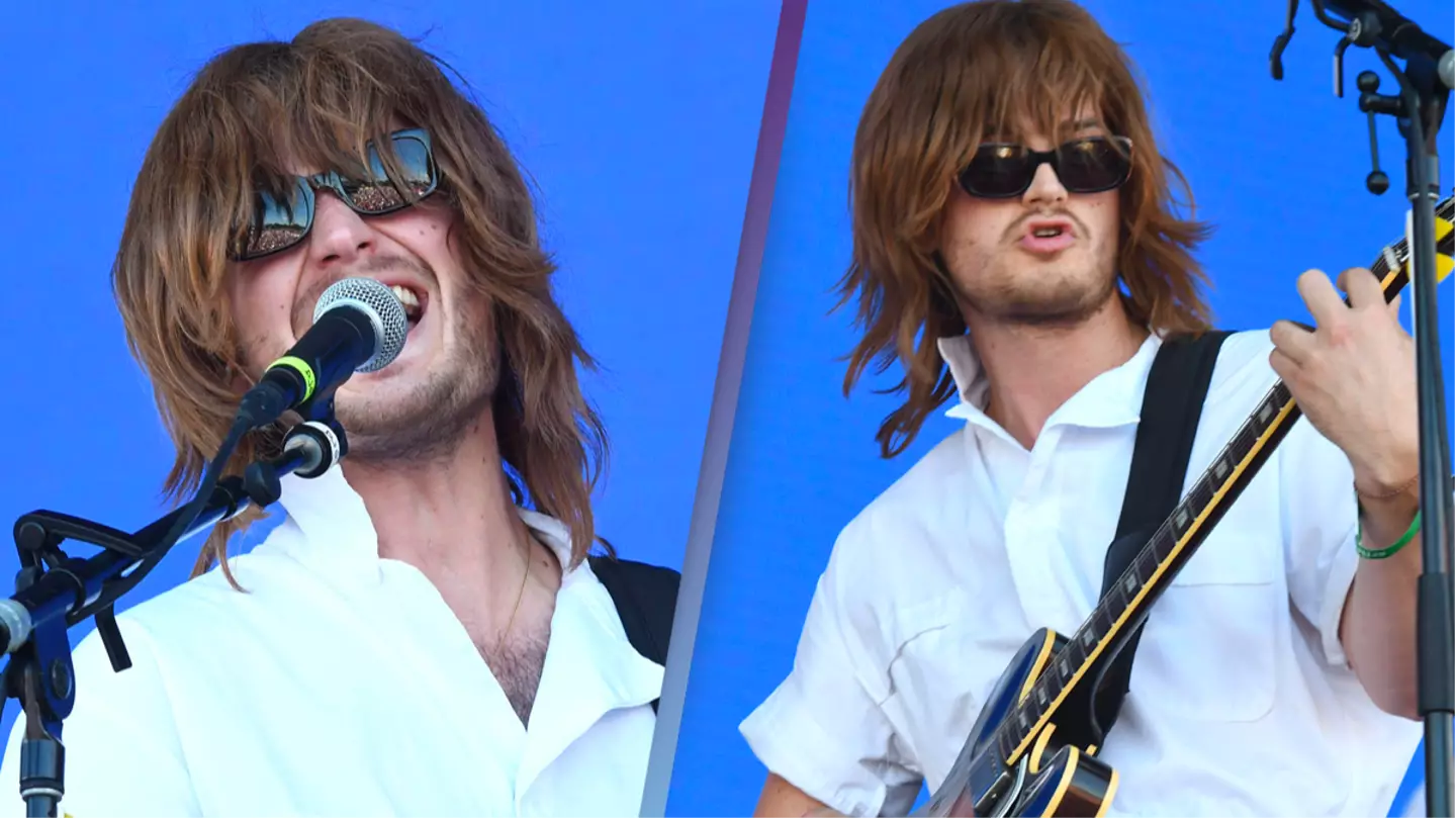 Stranger Things’ Joe Keery wears a disguise to perform his music