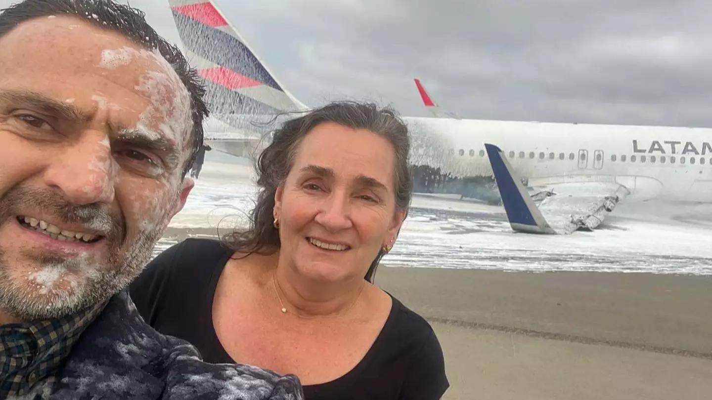 Couple take selfie after surviving disastrous plane crash
