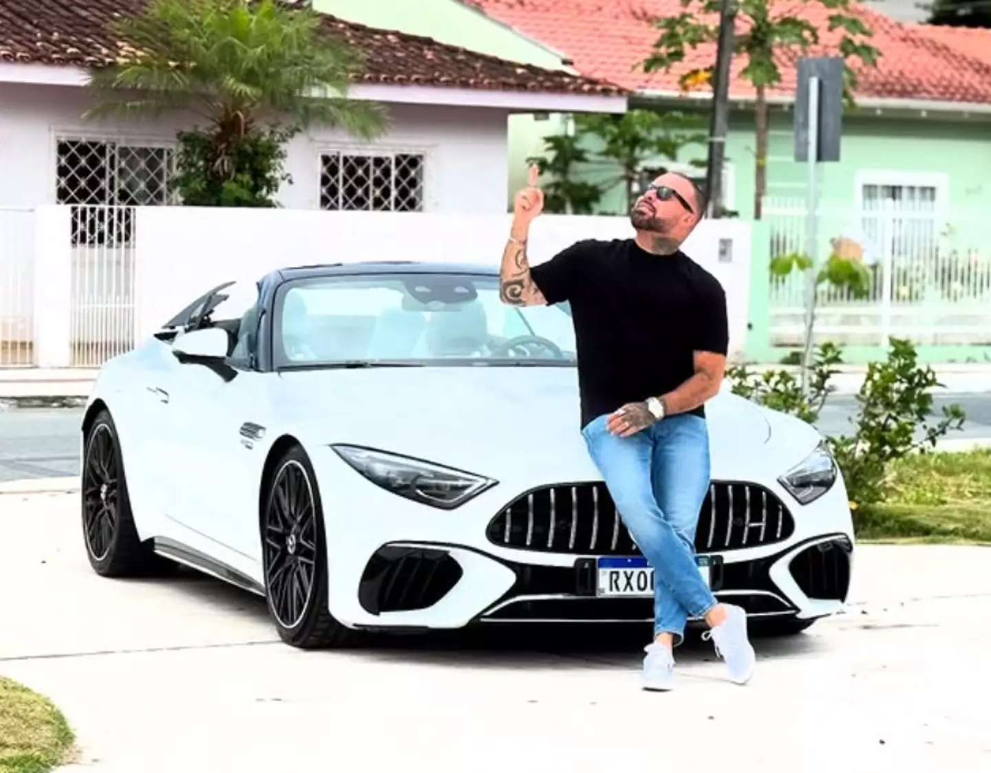 Ricardo Godoi was just 45 when he died from complications with his surgery (Instagram/@ricardo.godoi.official)