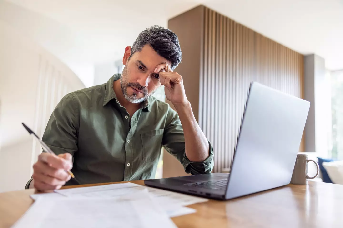 Do you second guess every decision you make? (Hispanolistic/Getty Images)