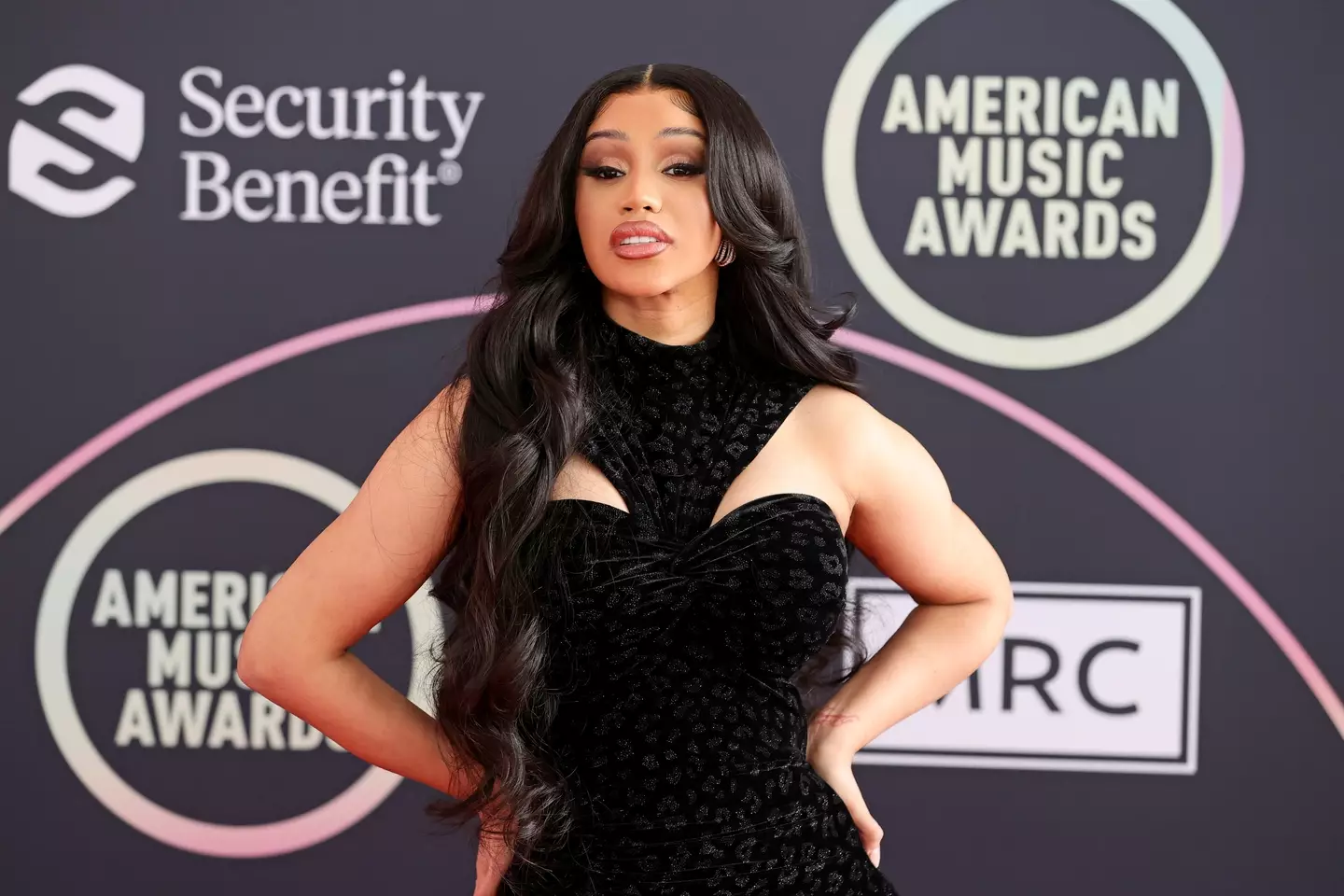 Cardi B seemingly wanted to tell the world what she really feels towards her former partner, rapper Offset.