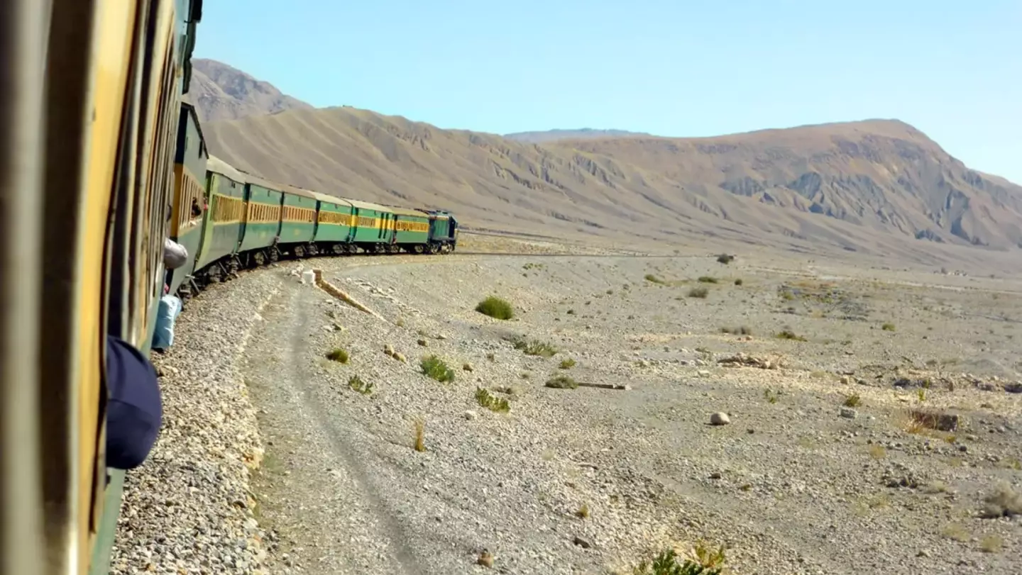 The Jaffer Express train traveling through southwestern Pakistan (Pakistan Railways)